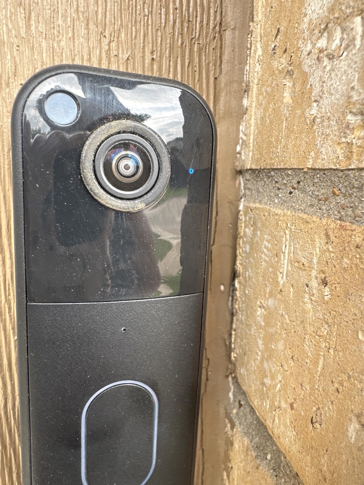 Blink Video Doorbell (newest model) - Head-to-toe HD view, two-year battery life, and simple setup. Sync Module Core included - System (Black) customer photo 1