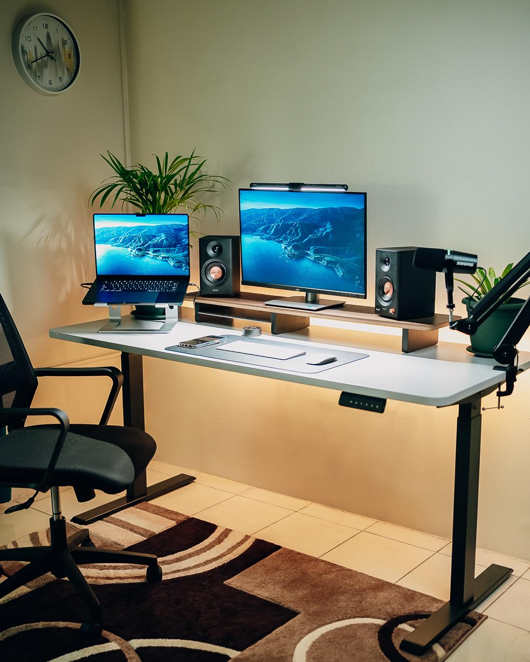 Edifier MR3 Powered Studio Monitor Speakers, Hi-Res Audio Certified Bluetooth V5.4 Active Bookshelf Loudspeakers, 2.0 Computer Speaker with Headphone Output RCA AUX Balanced TRS Input - Black (Pair) customer photo 1