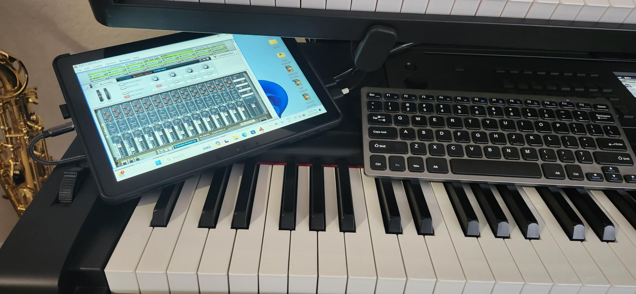 CHUWI Hi10 X2 Windows 11 Tablet 10.1'', Intel Core i3 (up to 3.9GHz), 8GB RAM 256GB SSD, Windows Tablet PC, 4K Micro HDMI, WiFi 6, BT 5.3, USB 3.2, Dual Cameras, USB-C, with Case customer photo 1