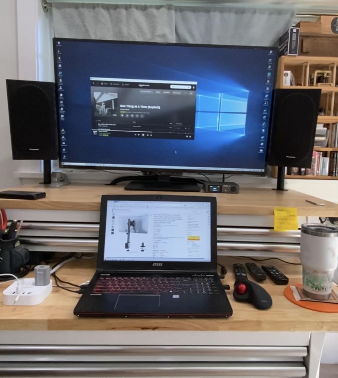 WALI Quad Monitor Mount for 13-27 Inch Screens, Fully Adjustable 4 Monitor Stand with Swivel, Tilt, Rotation, Clamp & Grommet Base Kit, Max Load 22lbs per Screen (M004S), Black customer photo 2