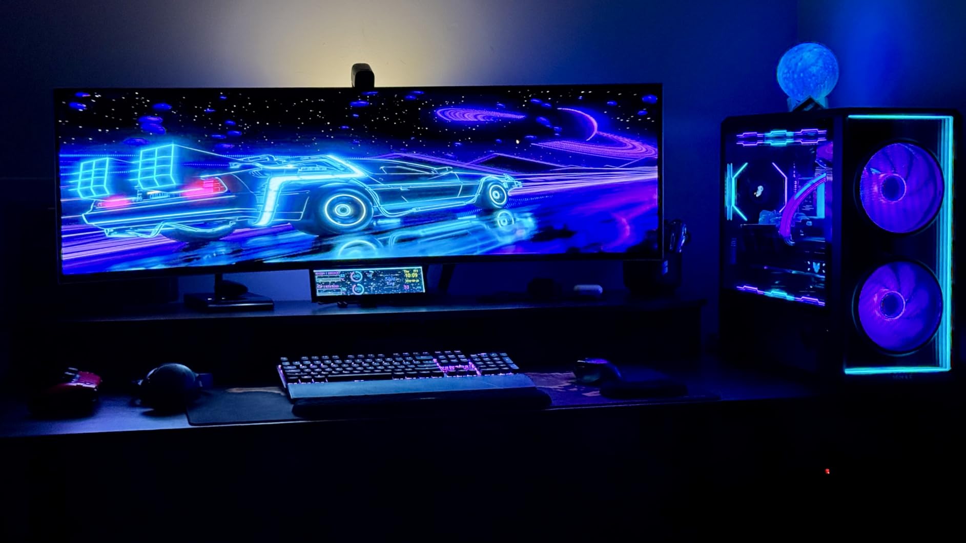 HUANUO TitanLift Heavy Duty Monitor Arm for Screens up to 49