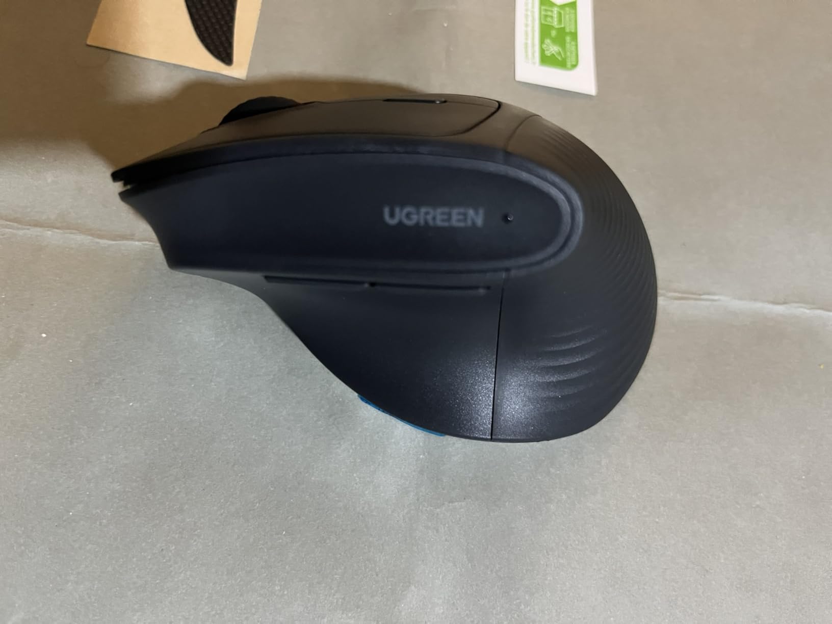 UGREEN Vertical Mouse, Wireless Bluetooth Ergonomic Mouse, Dual-Mode (BT 5.4 & USB 2.4G), Quiet Clicks, 4 Adjustable DPI (1000/1600/2000/4000), Compatible with Windows/Mac/Linux/Android/ChromeOS customer photo 1