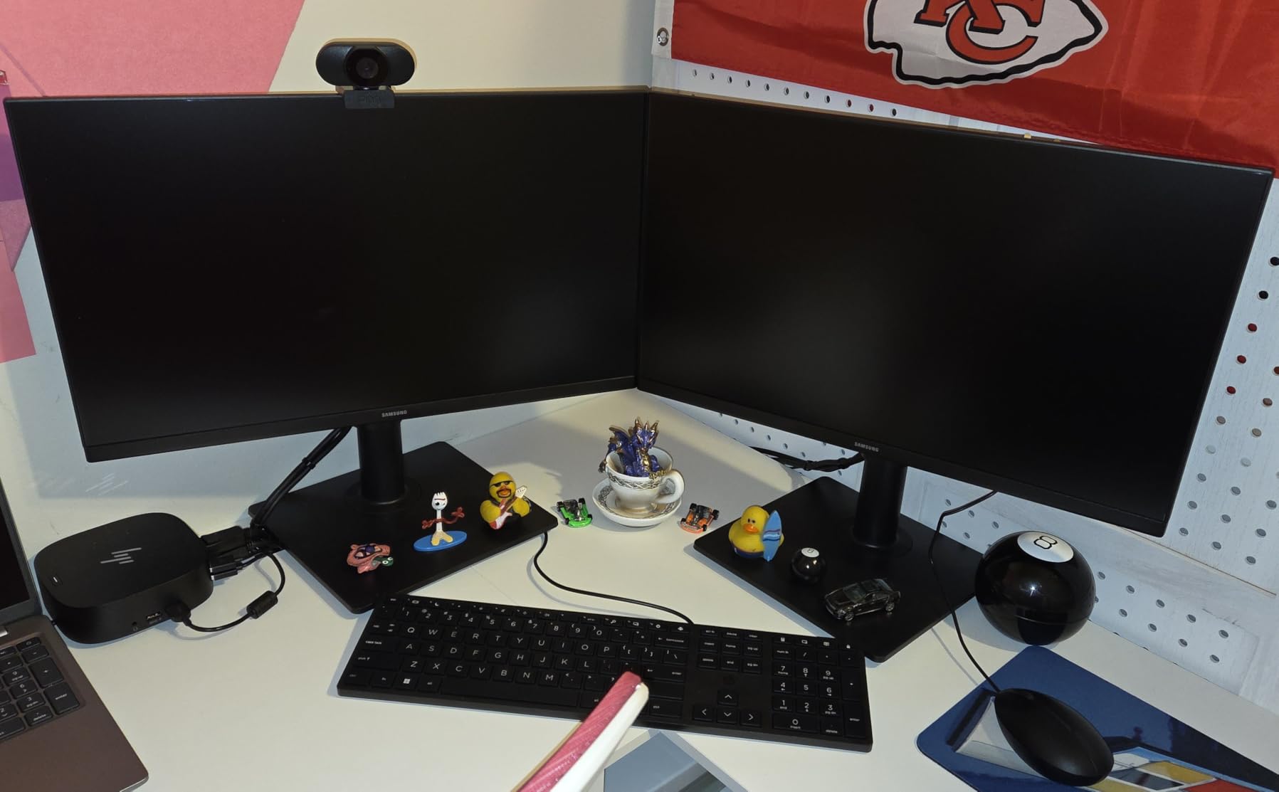 Samsung 27 (S40GD) Borderless Business Monitor with IPS Panel, 100Hz Refresh Rate, Eye Saver Mode, Ergonomic Design, Game Picture Mode, LS27D402GANXGO, 3 Yr Warranty customer photo 2