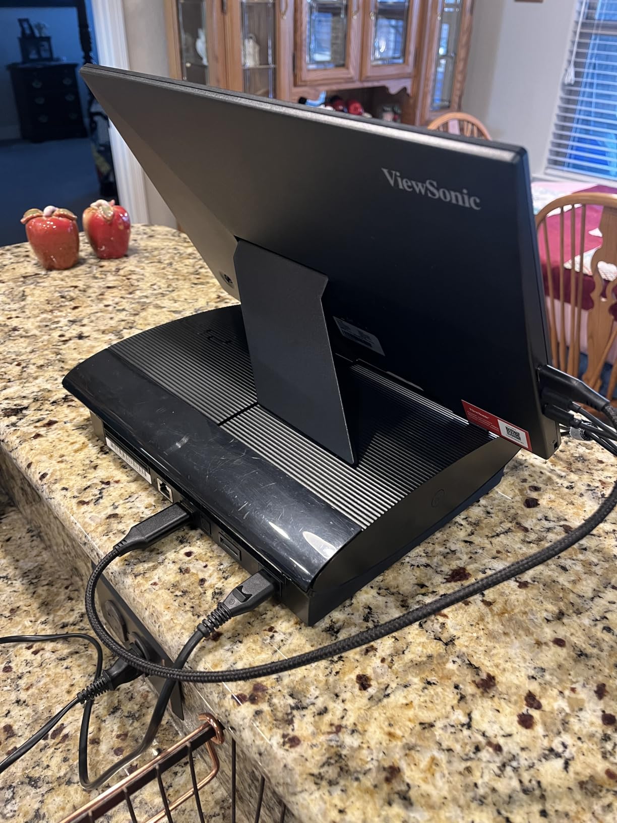 VA1653 16 Inch 1080p Portable Monitor, IPS Display with Eye Care for Easy Second Screen Productivity, Built-in Stand, USB-C, Mini HDMI, and Protective Case customer photo 1