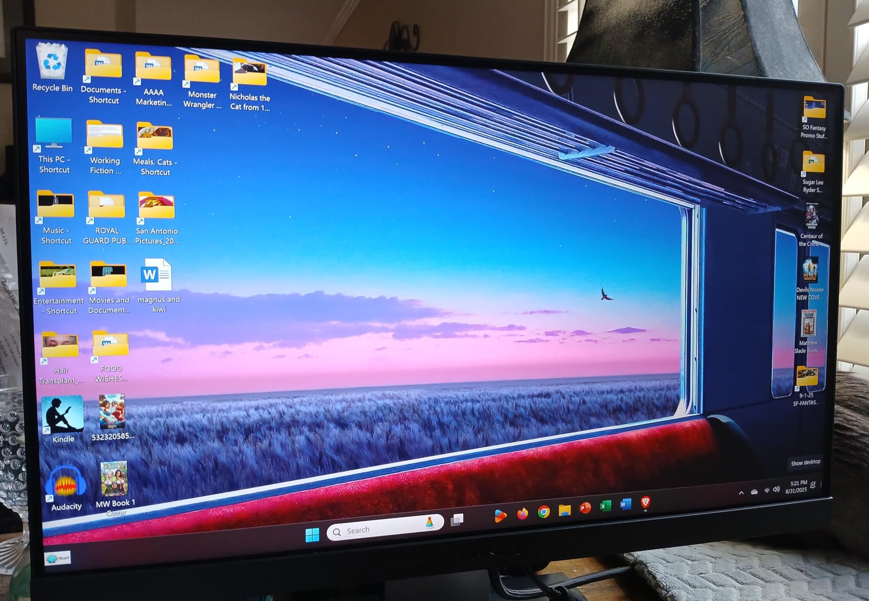 ViewSonic VP2788-5K 27 Inch 5K Mac-Ready Monitor, IPS with 100% sRGB, 99% DCI-P3 and Pantone Validated for Mac Studio Desktop Setups, Advanced Ergonomics, Thunderbolt 4, USB, HDMI, and DisplayPort customer photo 2
