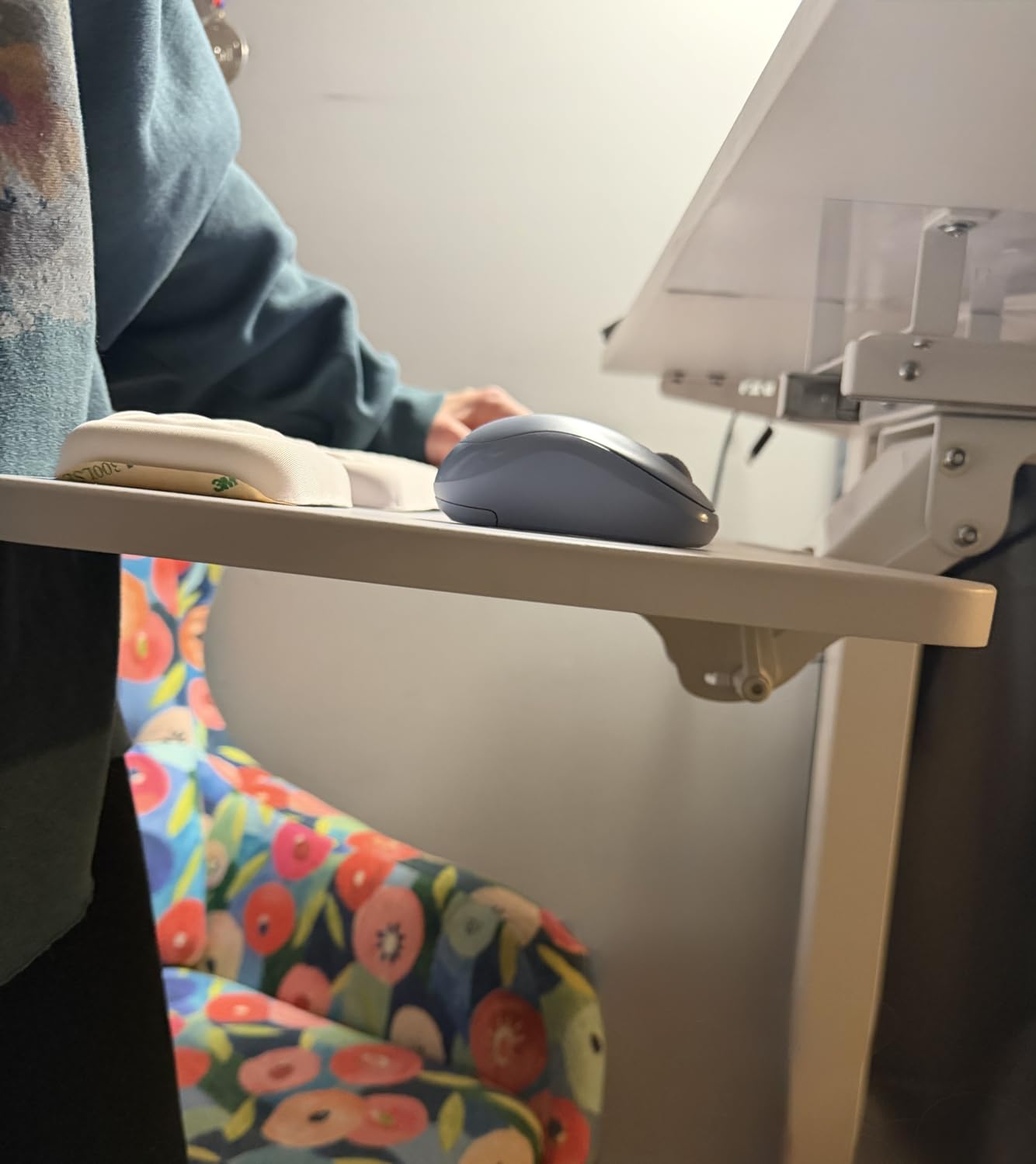 VIVO Premium Adjustable 27 x 11 inch Computer Keyboard and Mouse Platform Tray, Ergonomic Under Table Desk Mount Drawer with Padding, Black, MOUNT-KB27P-B customer photo 1