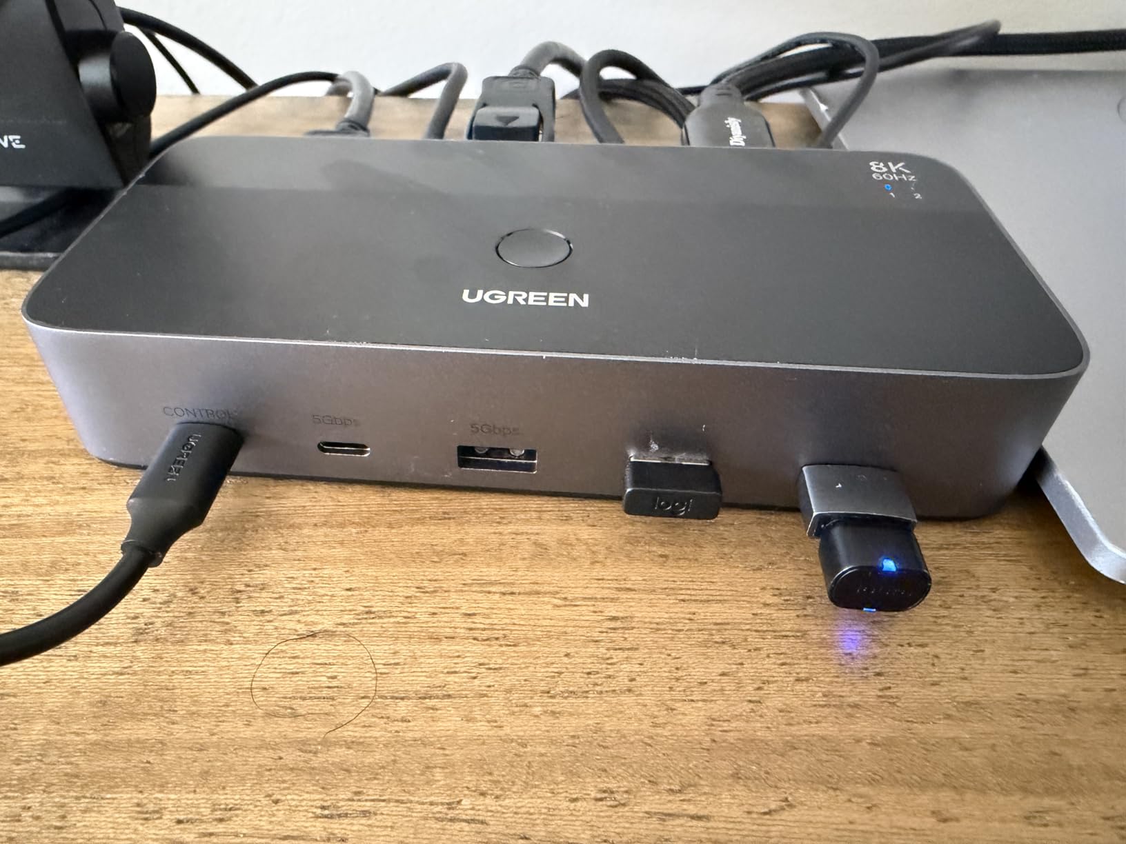 UGREEN 8K@60Hz Displayport KVM Switch 2 Monitors 2 Computers, Aluminum with 4 USB 3.0 Ports for 2 Computers Share Dual Monitors Keyboard Mouse Printer with 2 USB Cables/Power Adapter/Controller customer photo 1