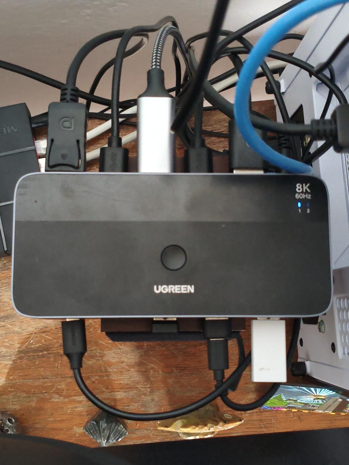 UGREEN 8K@60Hz Displayport KVM Switch 2 Monitors 2 Computers, Aluminum with 4 USB 3.0 Ports for 2 Computers Share Dual Monitors Keyboard Mouse Printer with 2 USB Cables/Power Adapter/Controller customer photo 2