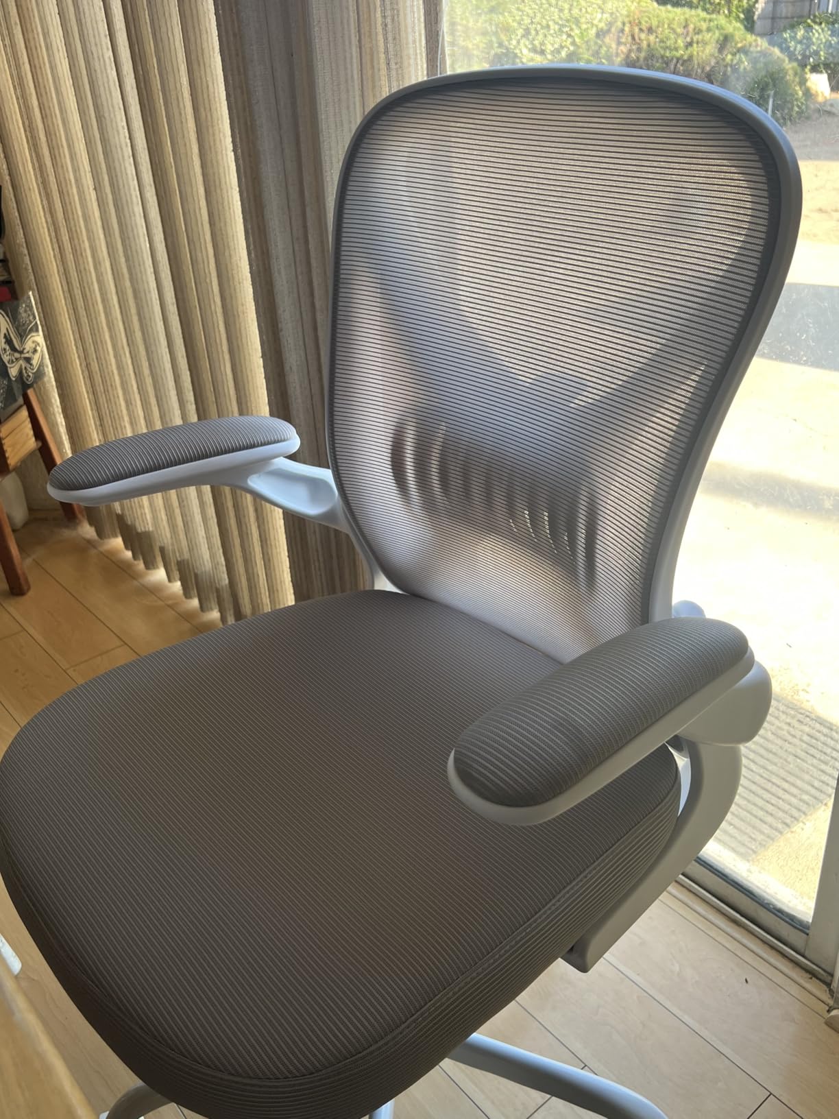 Mesh Office Chair with Adjustable Lumbar Support and Flip-up Arms, Ergonomic Home Office Desk Chair with Wheels, Black customer photo 2