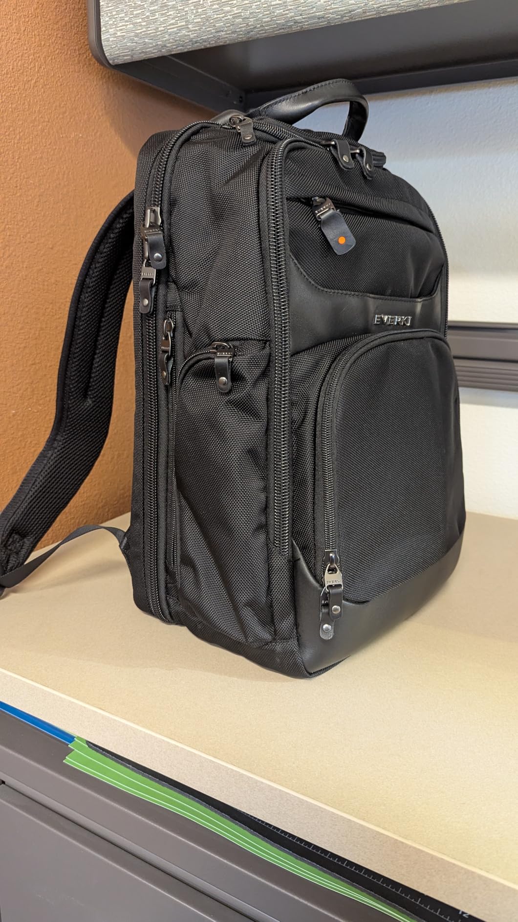 EVERKI Onyx 25L Business Laptop Backpack - Professional Travel Backpack for Men & Women, Laptop Bag with Premium Leather Ballistic & Nylon, Office & Flight Approved, Fits Laptops up to 15.6