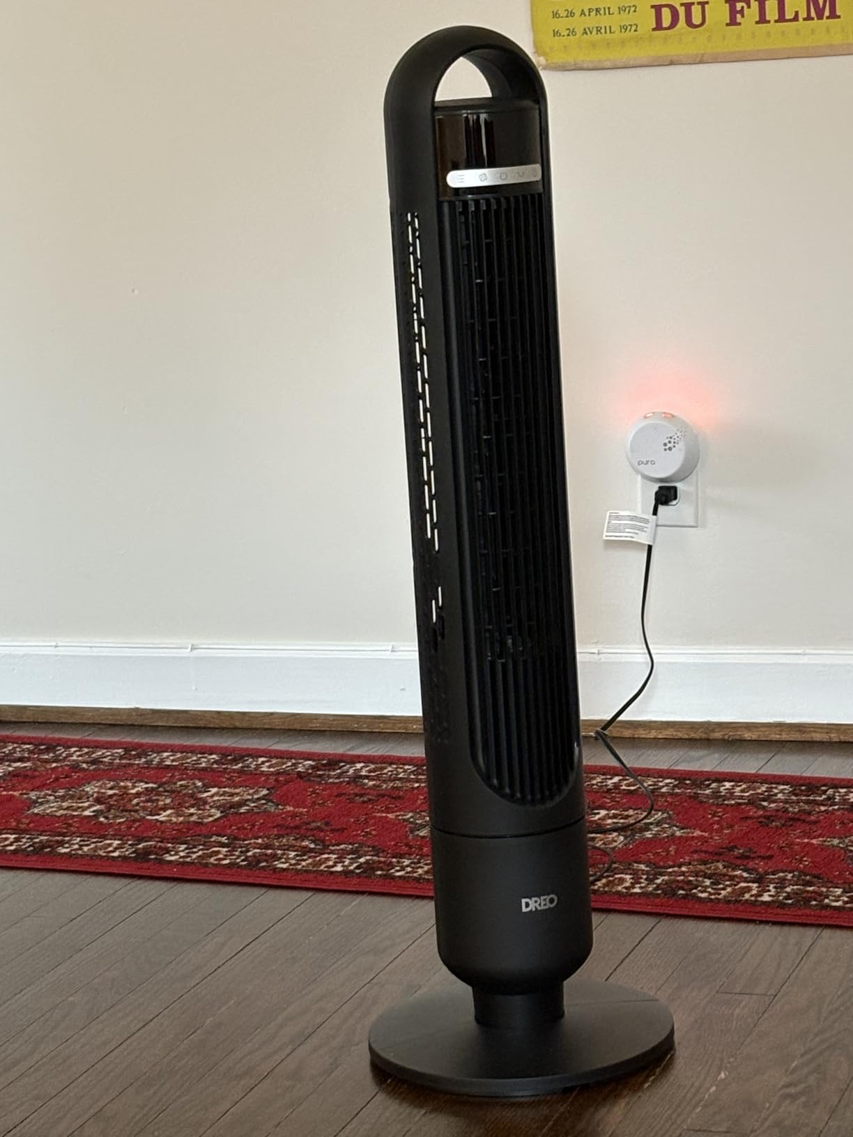 DREO Tower Fan for Bedroom, 90° Oscillating Standing Fans for Room with 4 Speeds, 3 Modes, 28dB Quiet for Sleep, 26ft/s Velocity, 8H Timer, Remote, Living Room, Office, Home, Black customer photo 2