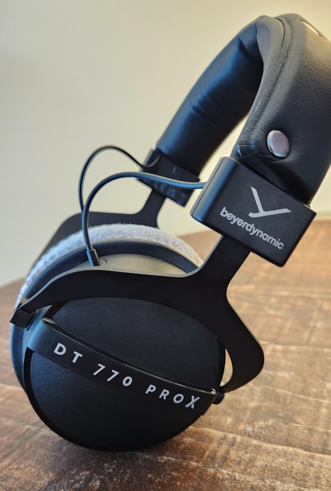 beyerdynamic DT 770 Pro X Wired Over-Ear Headphones, 48 Ohm, Closed-Back Professional Recording Studio Monitor. Recording, Monitoring, Sound Isolation, Handmade in Germany. Black customer photo 2