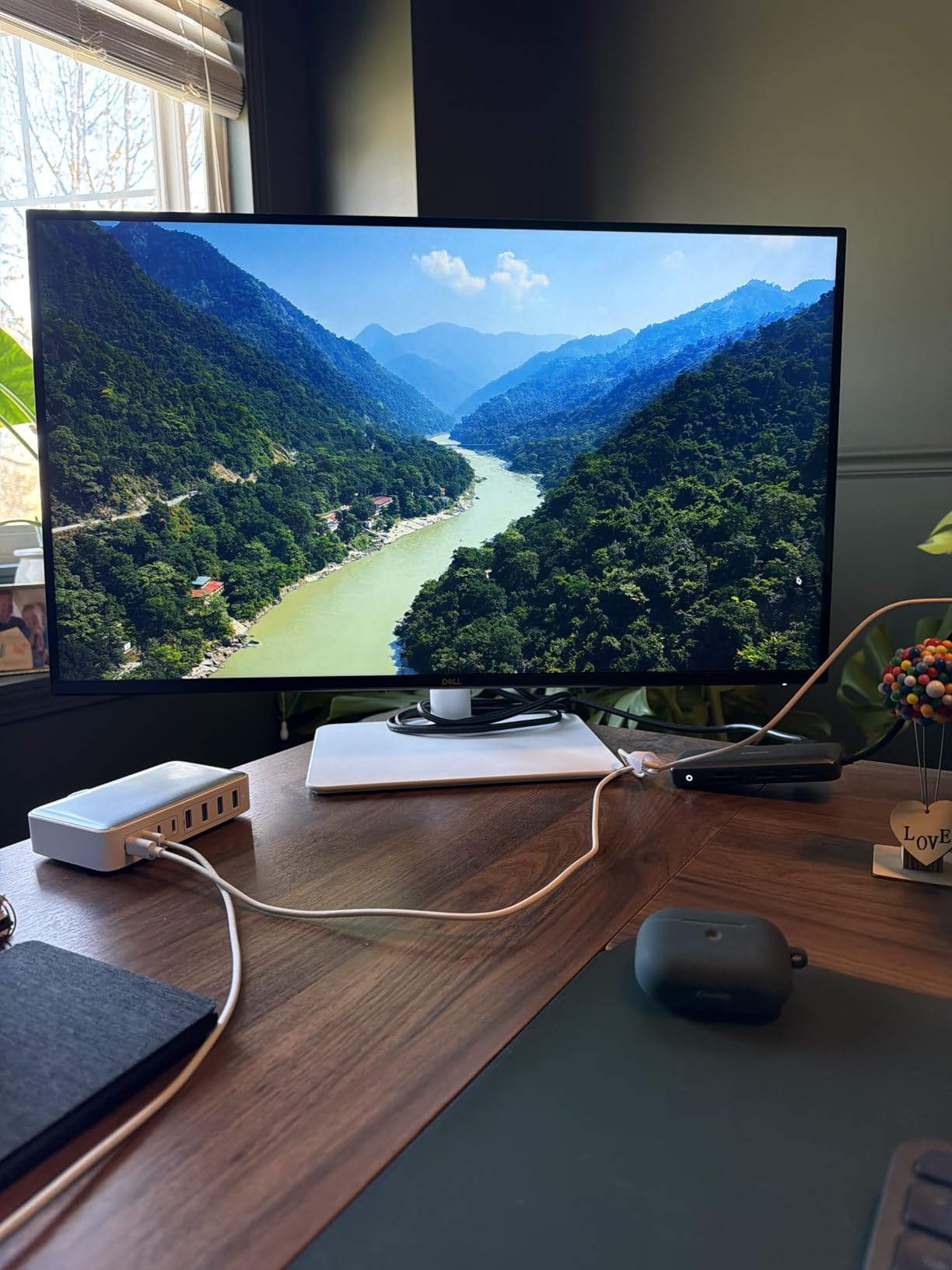 Dell 27 Plus 4K Monitor - S2725QS - 27-inch 4K (3840 x 2160) 120Hz 16:9 Display, IPS Panel, AMD FreeSync Premium, sRGB 99%, Integrated Speakers, 1500:1 Contrast Ratio, Comfortview - Ash White customer photo 1