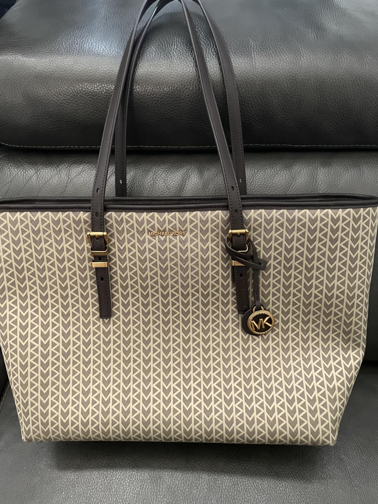 Michael Kors Women's Quinn Large Top-Zip Tote customer photo 2