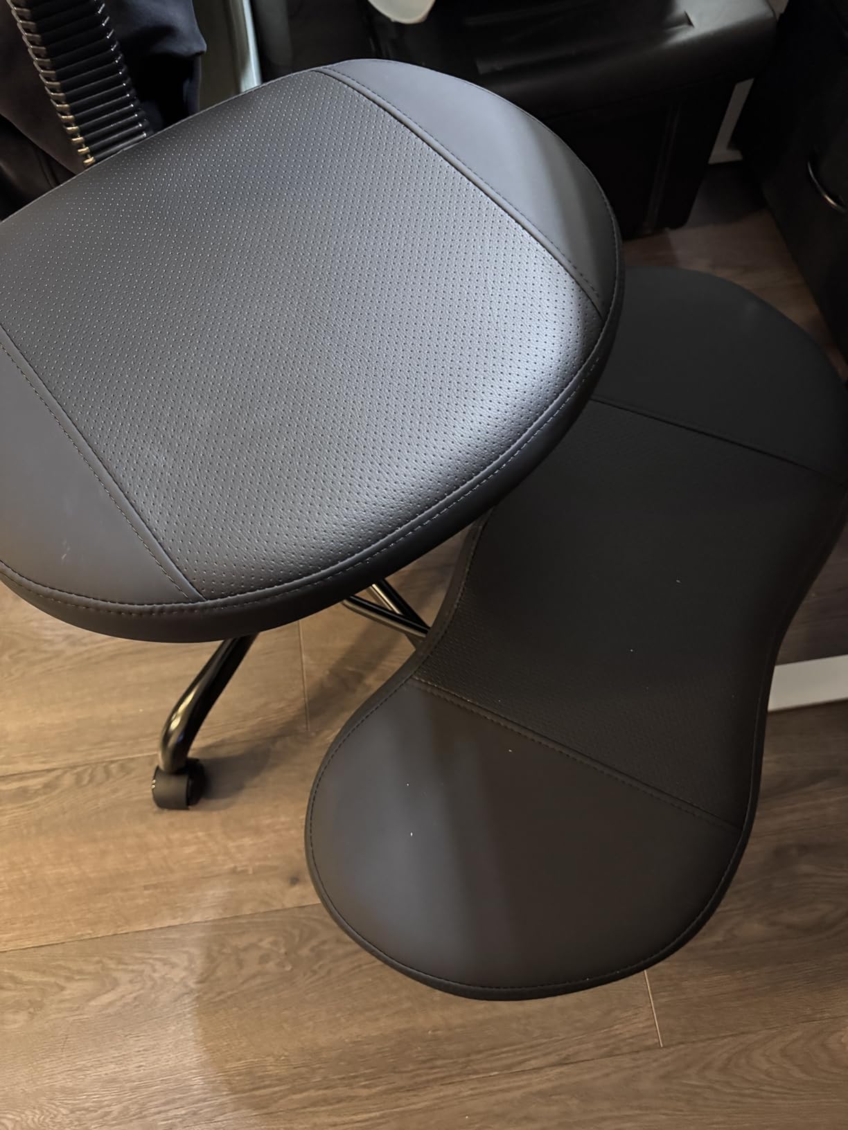 AtHope Cross Legged Office Chair, Criss Cross Desk Chair ADHD Meditation Kneeling Yoga Seat with Adjustable Height, Lumbar Support, Wider Footrest and Wheels (Black) customer photo 2
