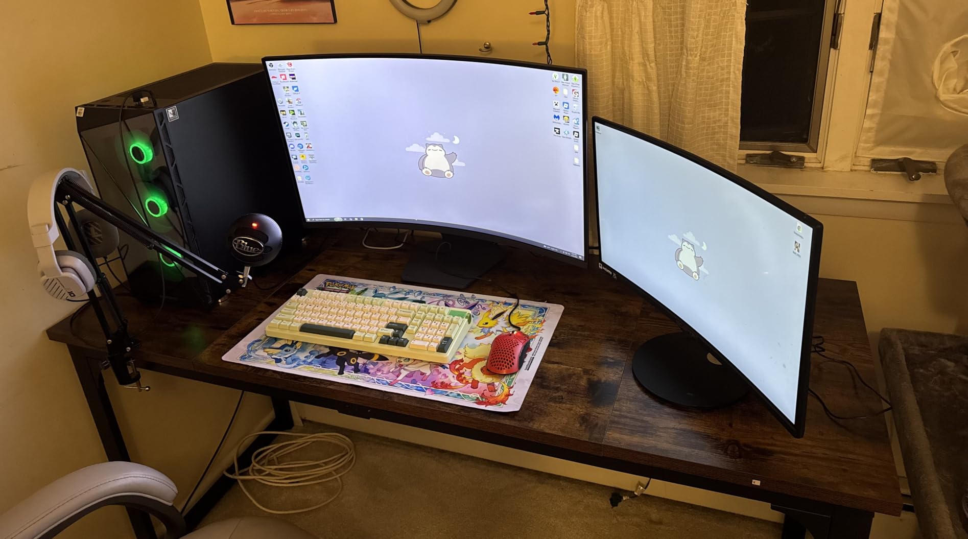Huuger 71 x 31.5 Inch Desk with Power Outlets & USB-C, 1.2 Inch Thicker Desktop, Robust Metal Tubes, Deep Computer Desk, Heavy Duty Office Desk, Work Desk, Rustic Brown and Black customer photo 1