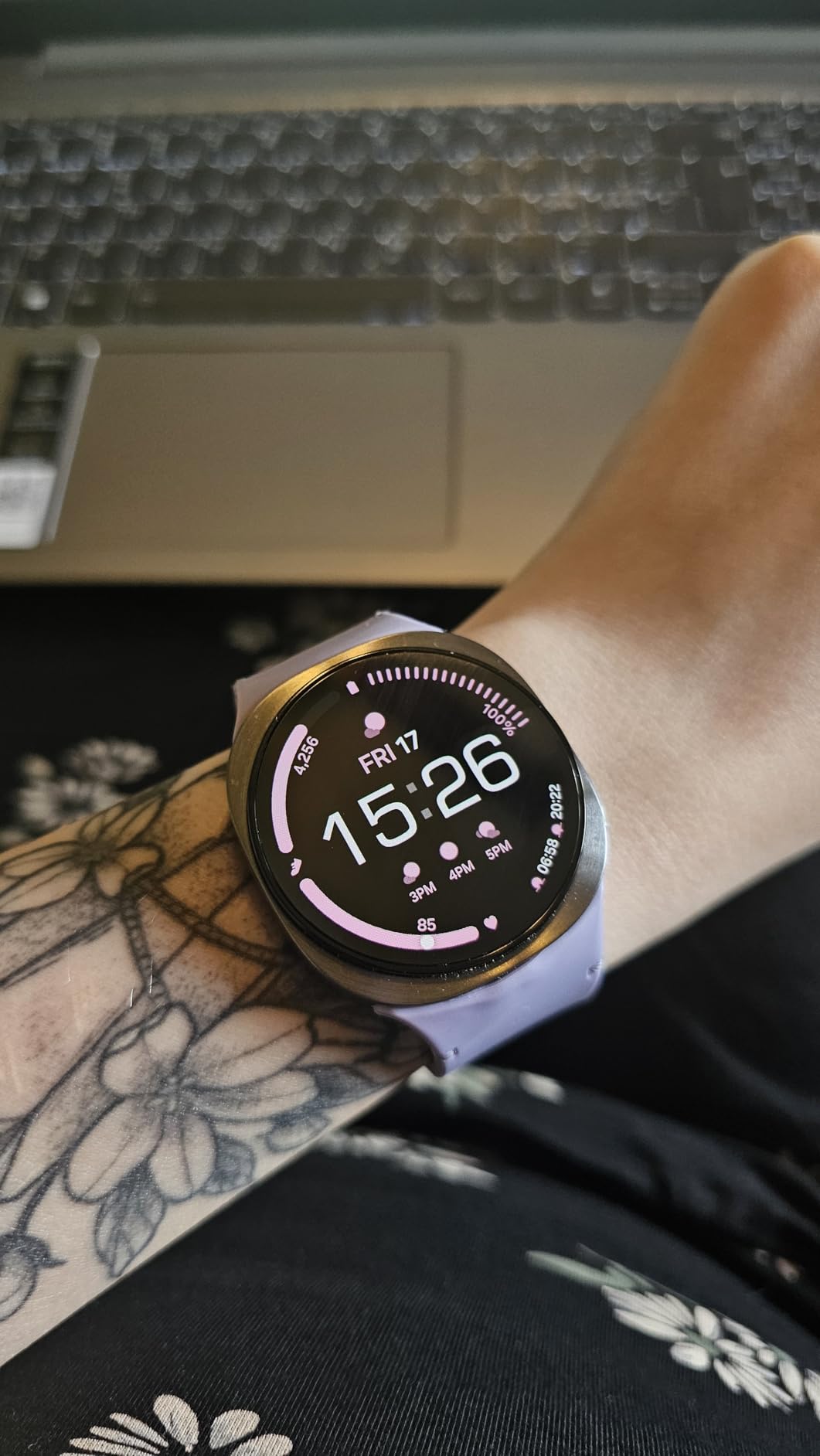 Samsung Galaxy Watch 8 (2025) 40mm Bluetooth Smartwatch, Cushion Design, Fitness Tracker, Sleep Coaching, Running Coach, Energy Score, Heart Rate Tracking, Graphite [US Version, 2 Yr Warranty] customer photo 2