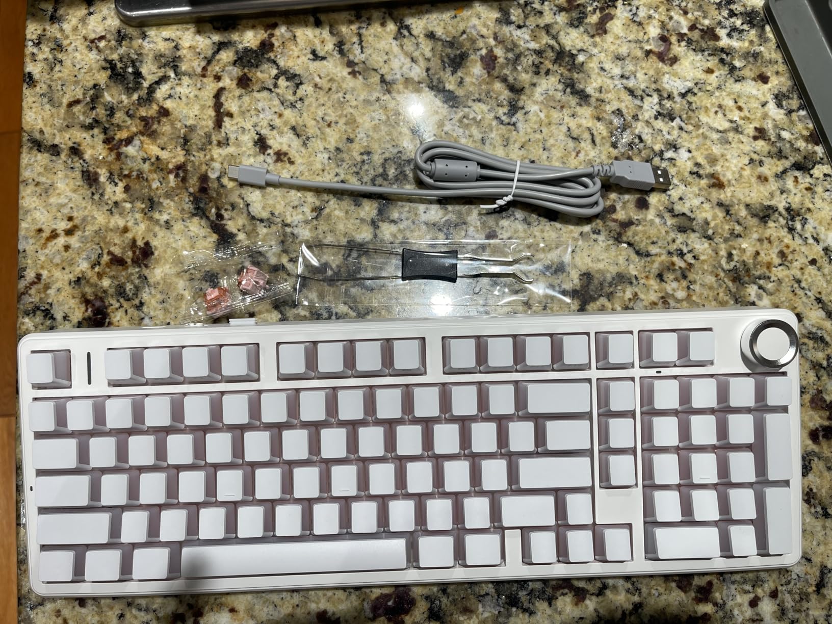 AULA F99 Pro Wireless Mechanical Keyboard-Silent Version, BT5.0/2.4GHz/USB-C Hot Swappable Custom Keyboard, Gasket Structure, Pre-lubed Linear Switches RGB Backlit Computer Gaming Keyboards, White customer photo 1