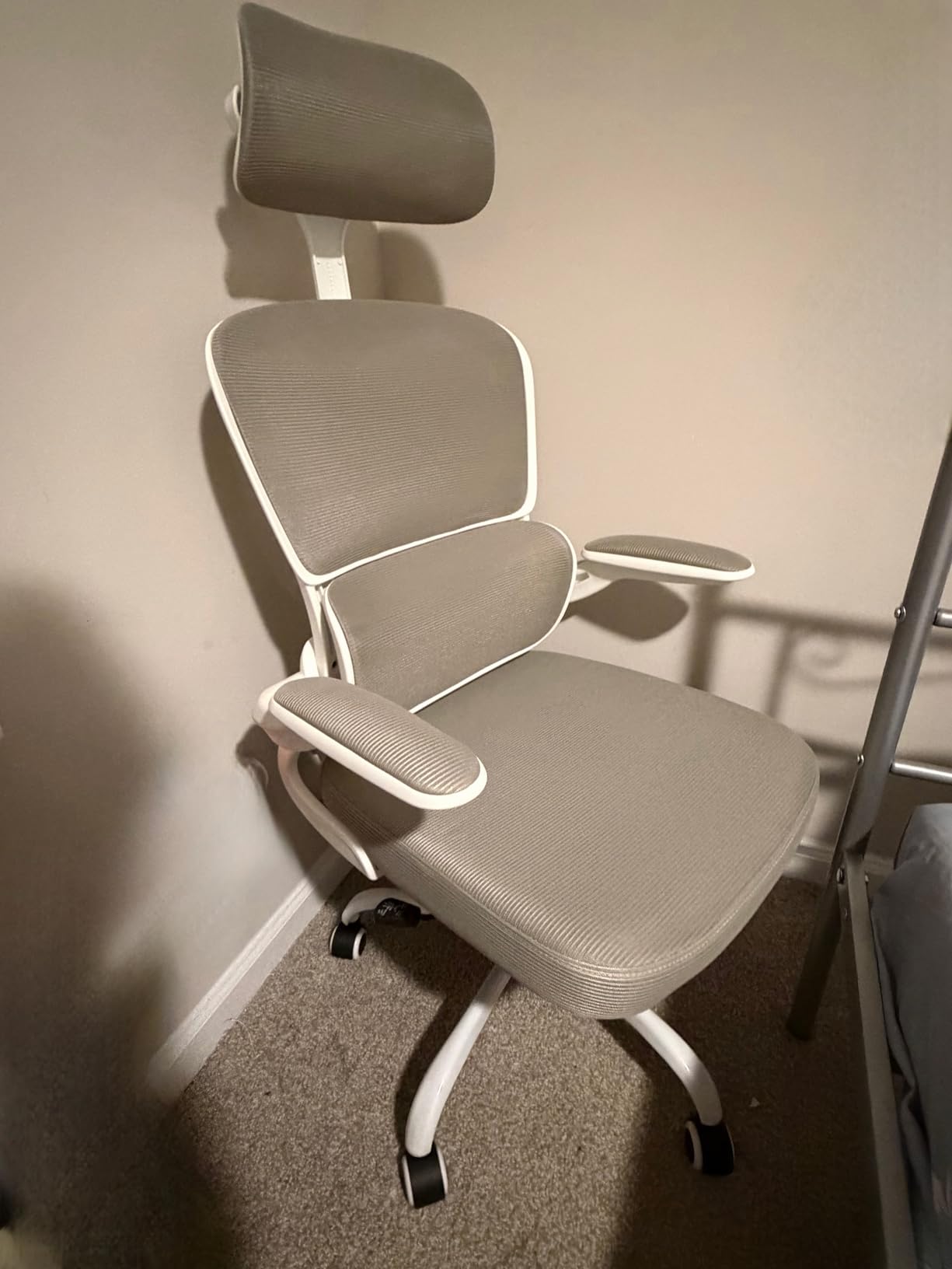 BESTFAIR High Back Ergonomic Office Chair, Breathable Mesh Desk Chair with Lumbar Support, Adjustable Headrest, Flip-up Armrests, Computer Gaming Chair, (Black) customer photo 1