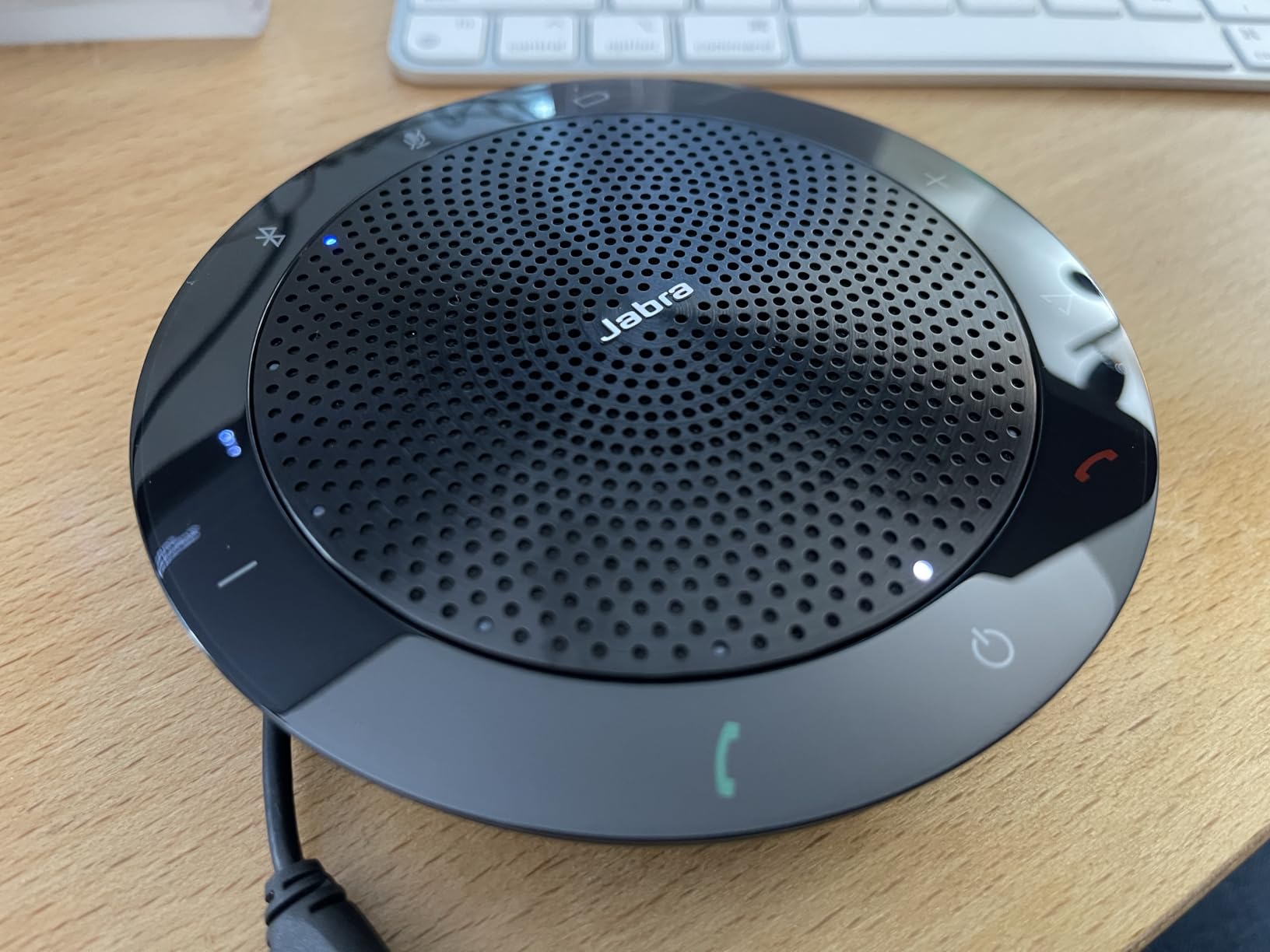 Jabra Speak 510 (2025 Edition) Portable, USB or Wireless Bluetooth Speaker for Meetings and Calls with Crystal-Clear Sound, Works with All Meeting Platforms - Microsoft Teams, Google Meet, Zoom, Black customer photo 2