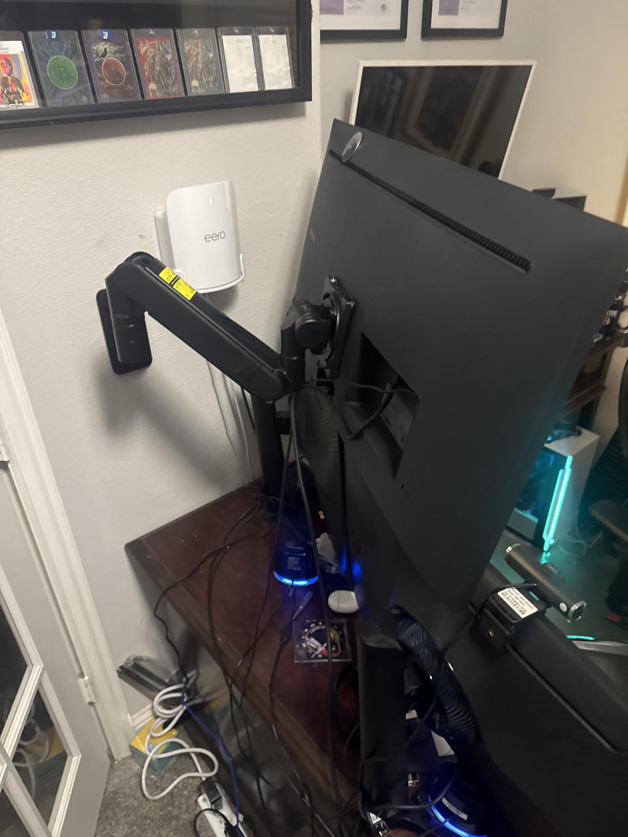 ARES WING Monitor Wall Mount for 24-57 Inch Ultrawide Gaming Screens, Premium Heavy Duty Monitor Arm Holds 60 lbs, Full Motion Gas Spring, Bearing Head for Easy Adjustment, 75/100 VESA Mount, Black customer photo 2