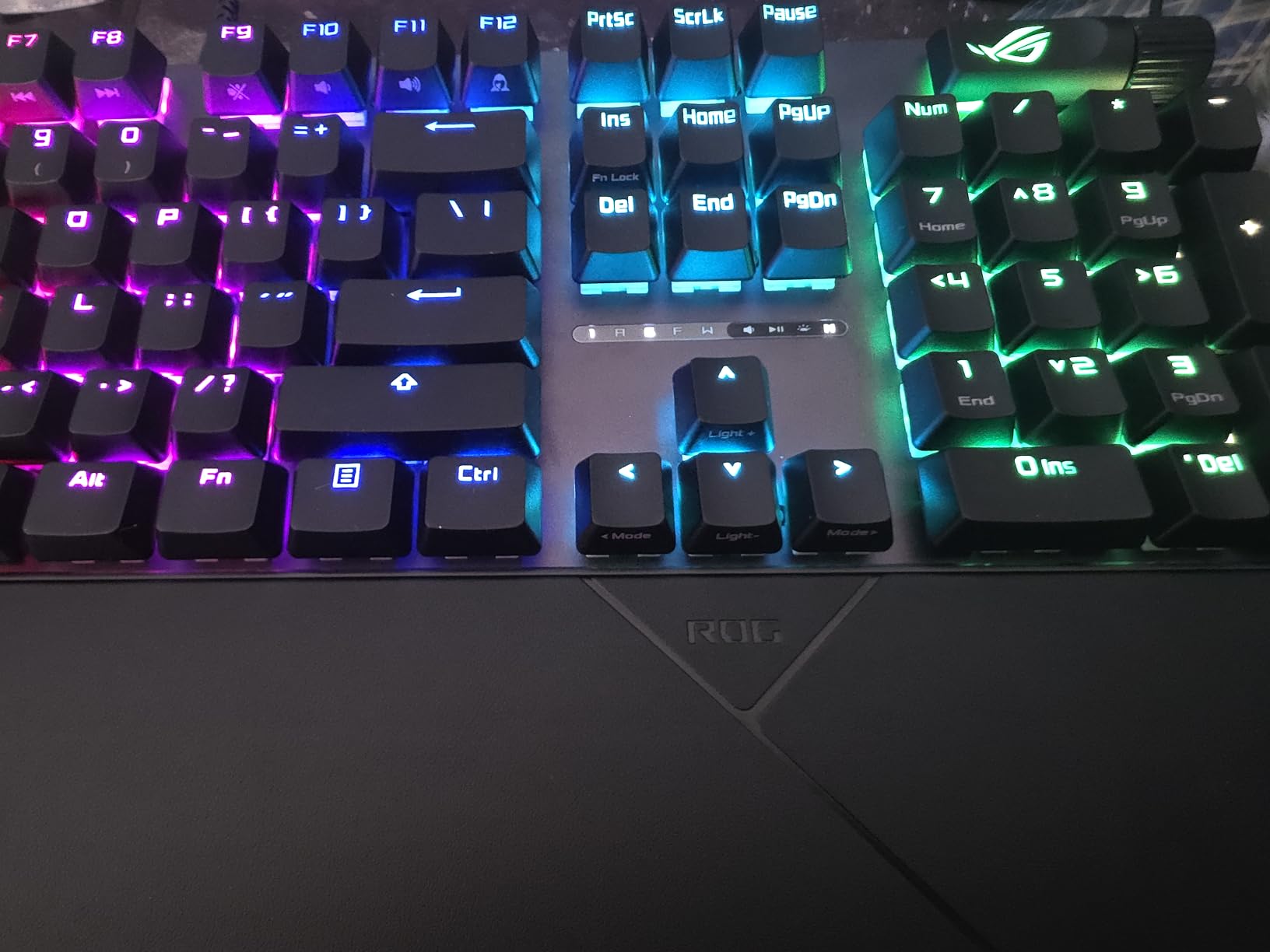ASUS ROG Strix Scope II X Wired USB Mechanical Gaming Keyboard - 100% Full-Size, Hot Swappable Pre-lubed ROG NX Snow V2 Linear Switches, PBT Keycaps, RGB, PC/Mac Support - Black customer photo 1