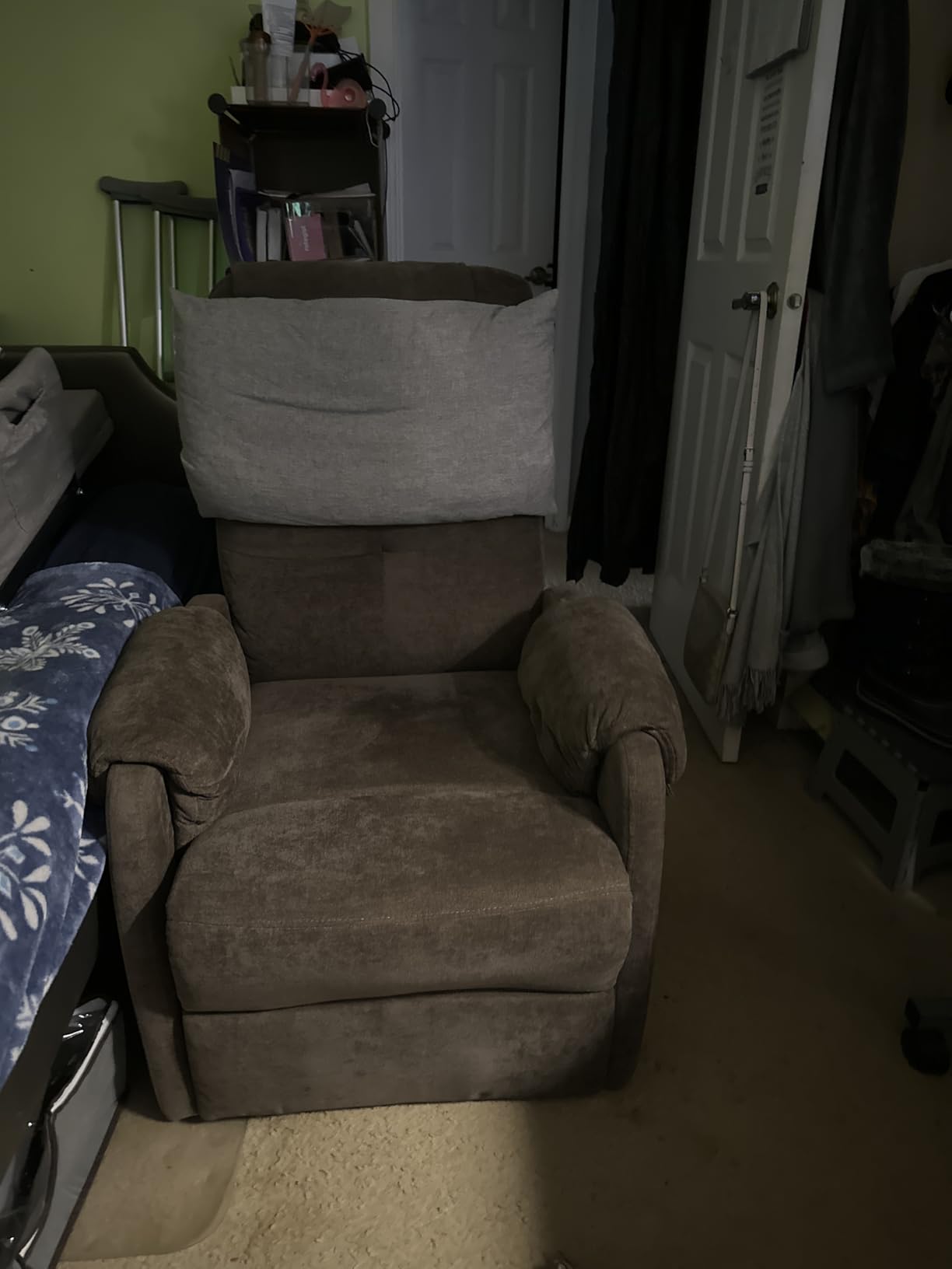 Korser Power Recliner Chair for Adults, Recliner for Small Spaces with Rollers, Electric Chair with Massage and Heat, USB and Type-C Charge Port, Fabric Recliner Chair for Living Room, Bedroom customer photo 2