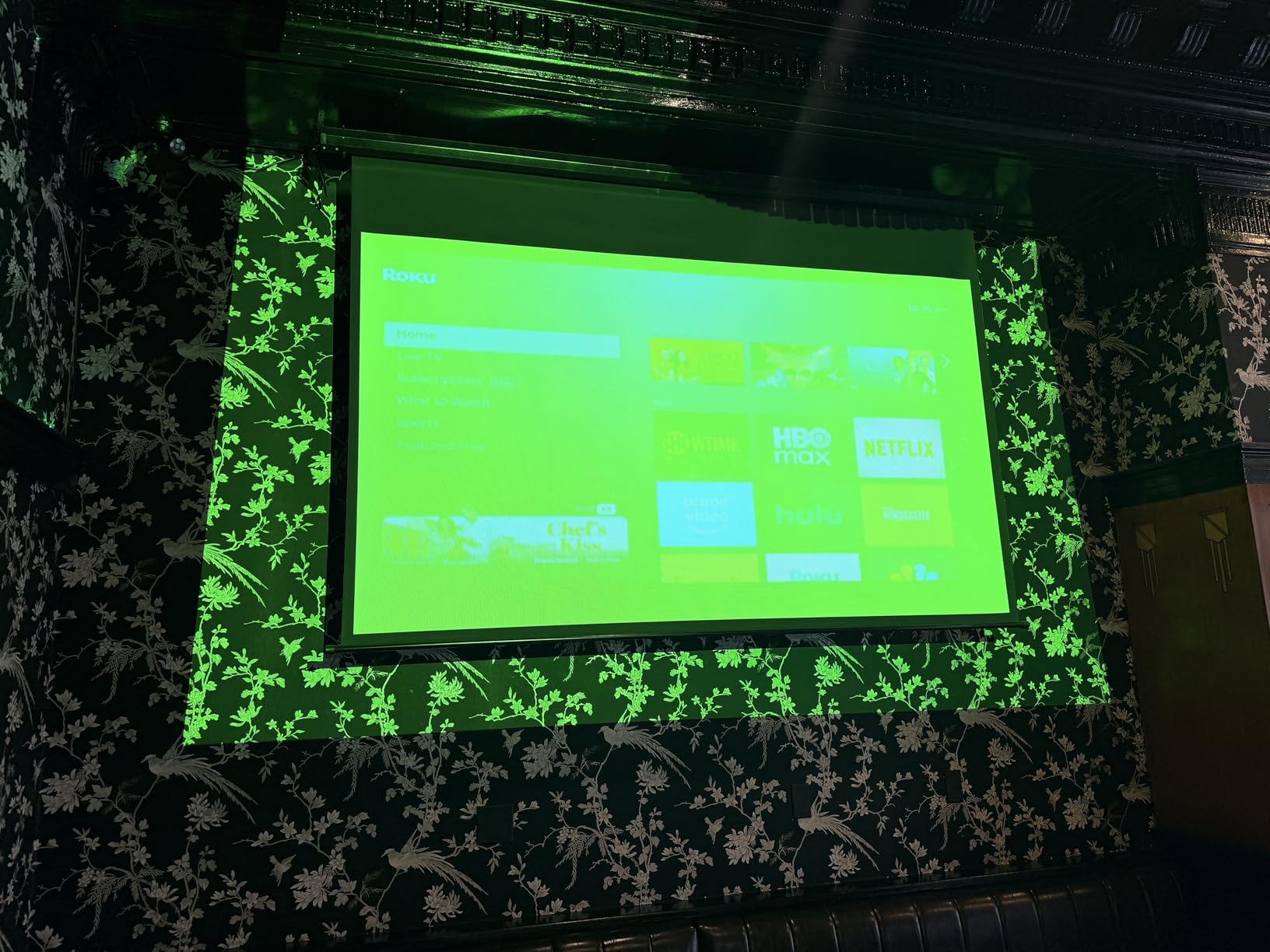 Epson EX3290 3-Chip 3LCD WXGA Projector 4000 lumens for both color and white brightness, 2x HDMI, Built-in Speaker customer photo 1