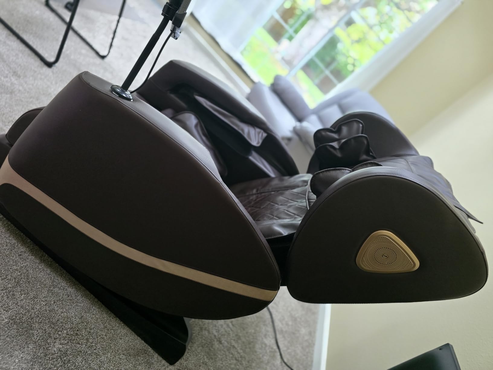 FURNIMAT 2026 Massage Chair Full Body, Zero Gravity Massage Chair with 10 Fix Rollers, Airbags, Heating, Foot Massage, Auto Modes, Bluetooth Speaker, Smart Screen Controller(Upgraded Version) customer photo 1