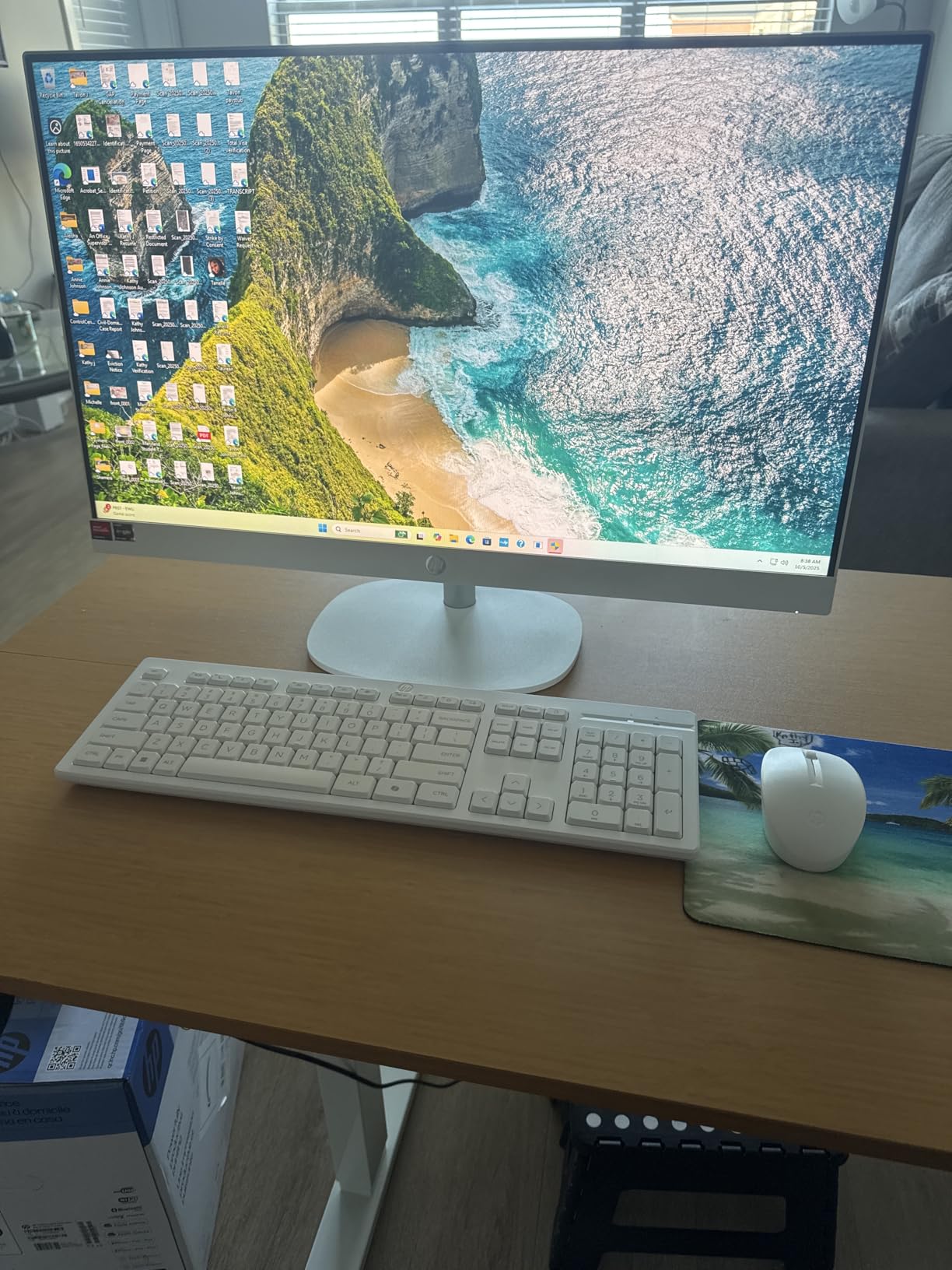 27 inch All-in-One Desktop PC, FHD Touchscreen, AMD Ryzen 5 7520U, 16 GB RAM, 1 TB SSD, AMD Radeon Graphics, Built-in-Speaker, Windows 11 Pro customer photo 2