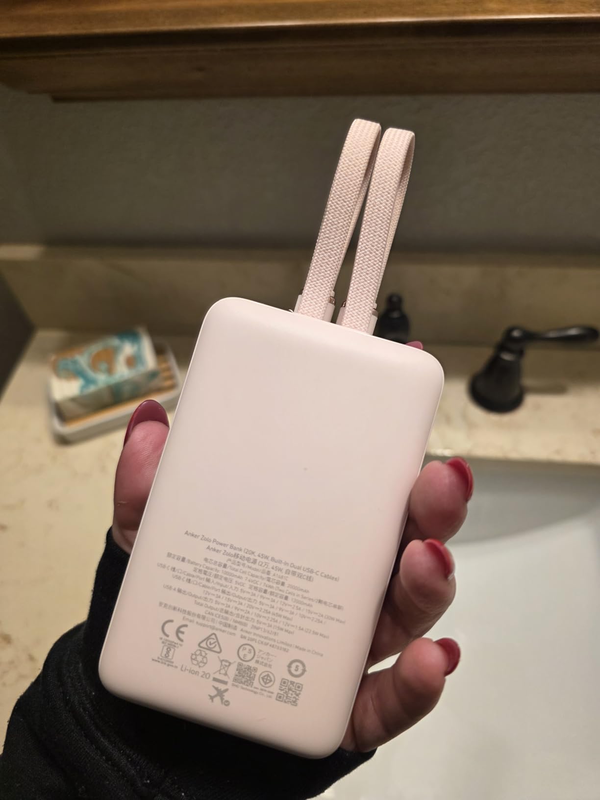 Anker Zolo Power Bank, 20,000mAh 45W Max Fast Portable Charger with Built-in USB-C Cable, USB C&A, 40W Battery Pack for iPhone 17 Series, MacBook, Samsung, and More (Charger Not Included) customer photo 2