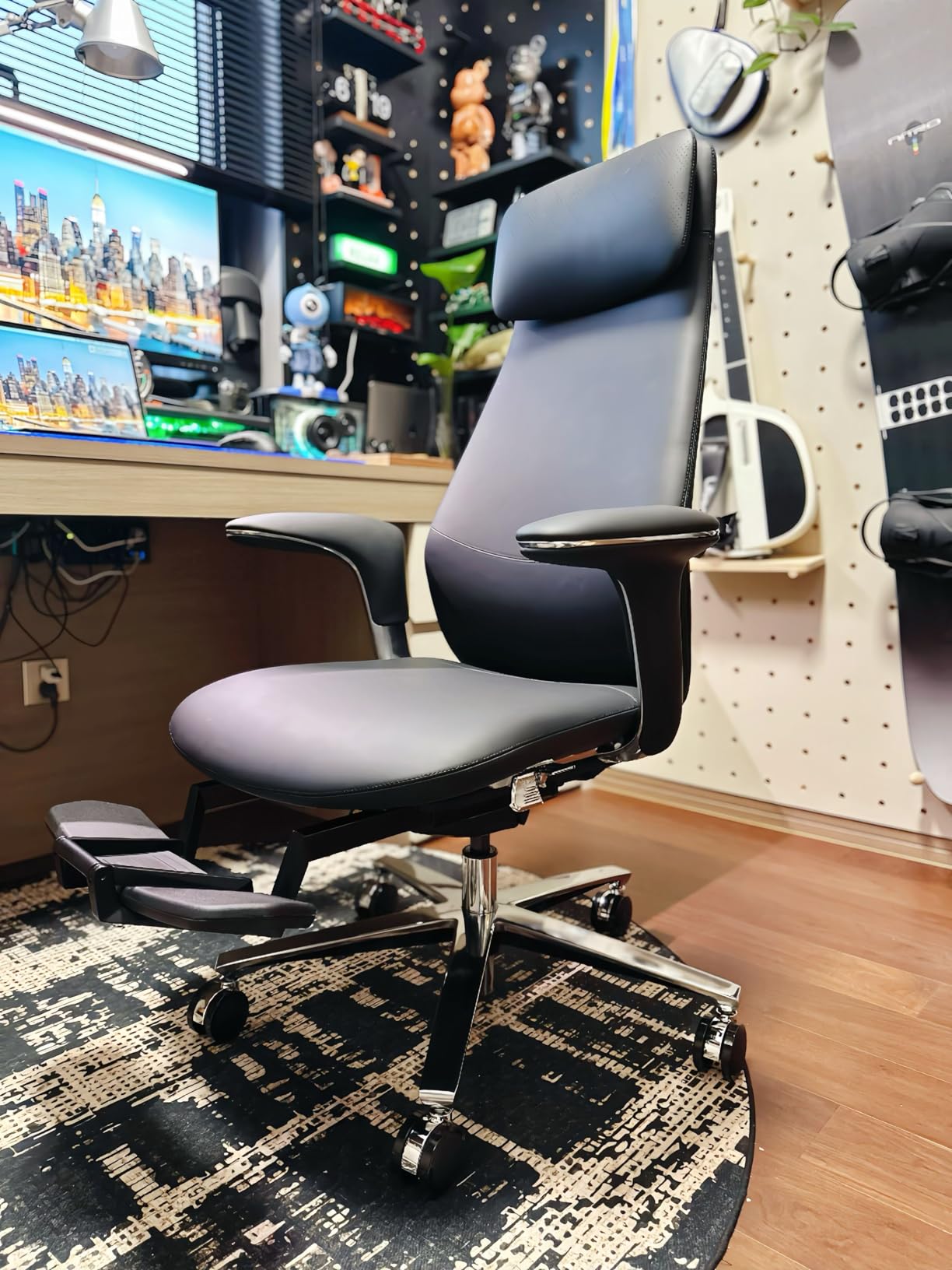 TOMU Executive Office Chair with Foot Rest, Top Grain Genuine Leather Office Chair, Ergonomic High Back Design. Real Leather, Wheels, Aluminum Base. Padded Armrest, Luxury and Comfy (Beige) customer photo 1