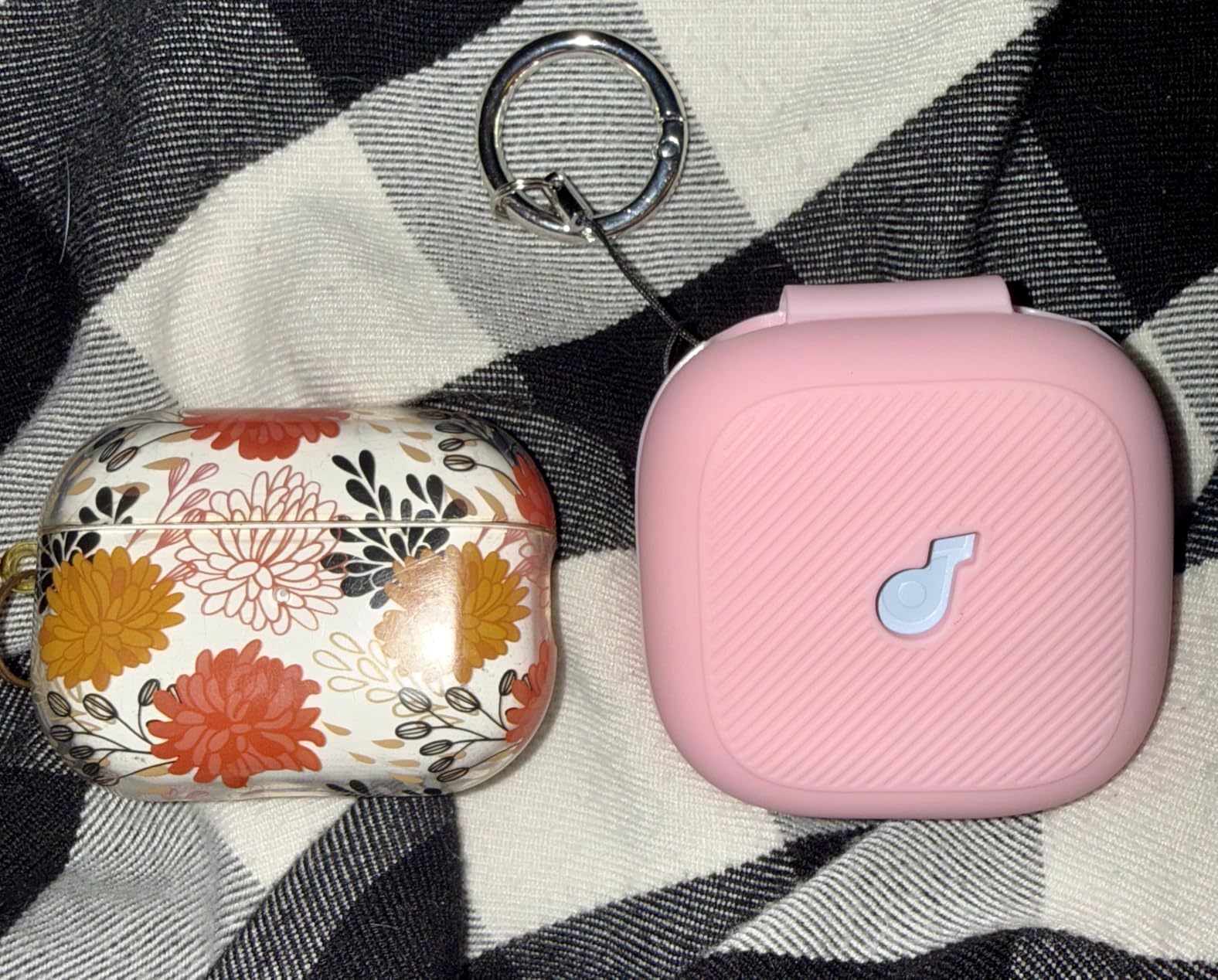 Soundcore P31i by Anker, Real-Time Adaptive Noise Cancelling, Hi-Res Sound, Translation Earbuds, 50H Playtime, Wireless Earbuds, Bluetooth Earphones, Spatial Audio, Fast Charging, IP55 (Black) customer photo 1