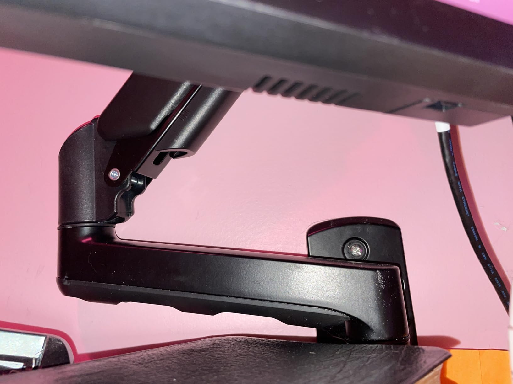 MOUNTUP Monitor Wall Mount for 49 45 43 40 35 32 27 24 Inch Screens, Heavy Duty Wall Monitor Mount, Holds 4.4 to 44 lbs, Ultrawide Monitors Arm Wall Mount, VESA Mount 75x75/100x100mm customer photo 1
