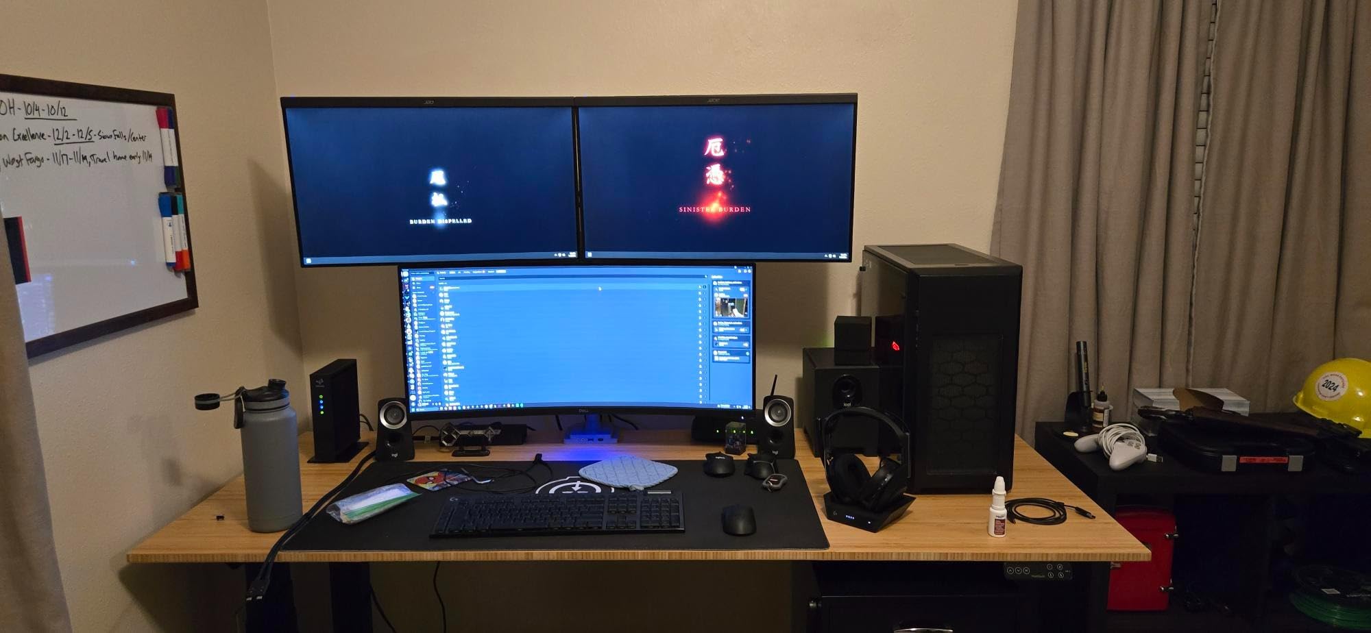 Mount-It! Triple Monitor Mount, 3 Monitor Desk Mount with Gas Spring Arms, Fits 13-32 Inch Screens up to 17.6 lbs per Arm, VESA 75 & 100, Clamp or Grommet Base, USB-A & C Ports, Black customer photo 1