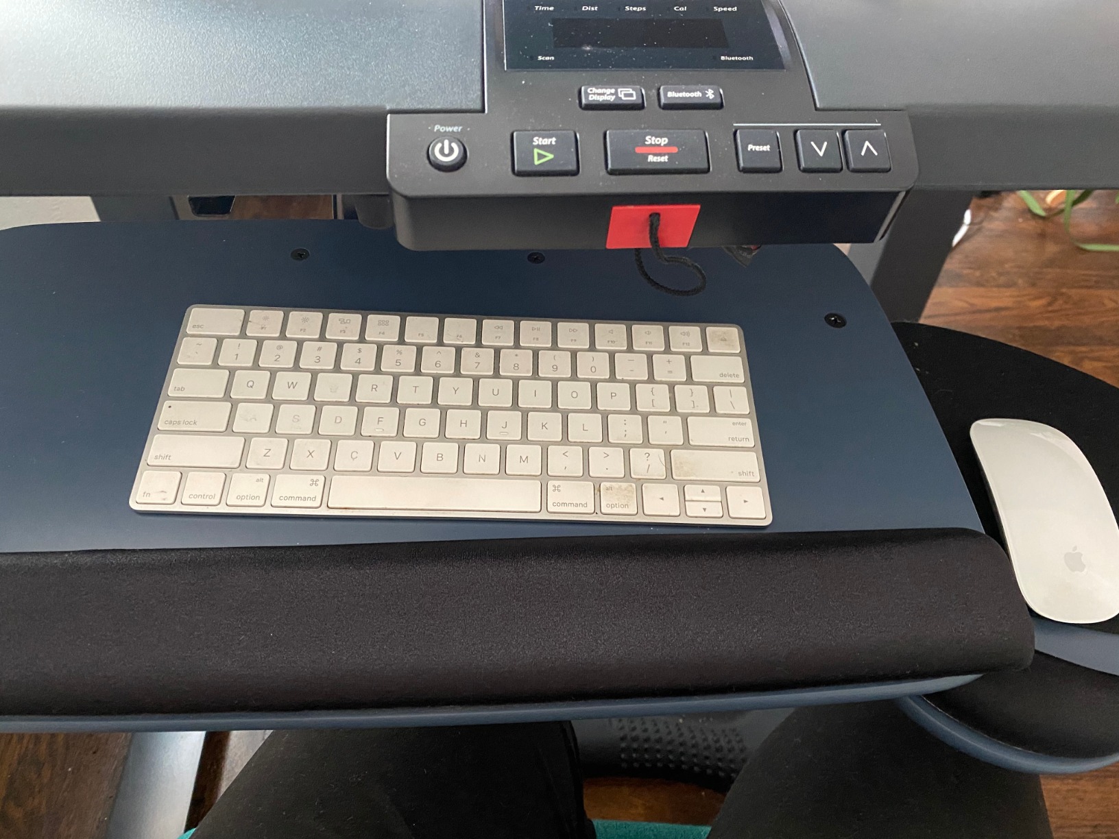 Mount-It! Under Desk Keyboard Tray, Adjustable Slide-Out Keyboard & Mouse Platform, 20.5