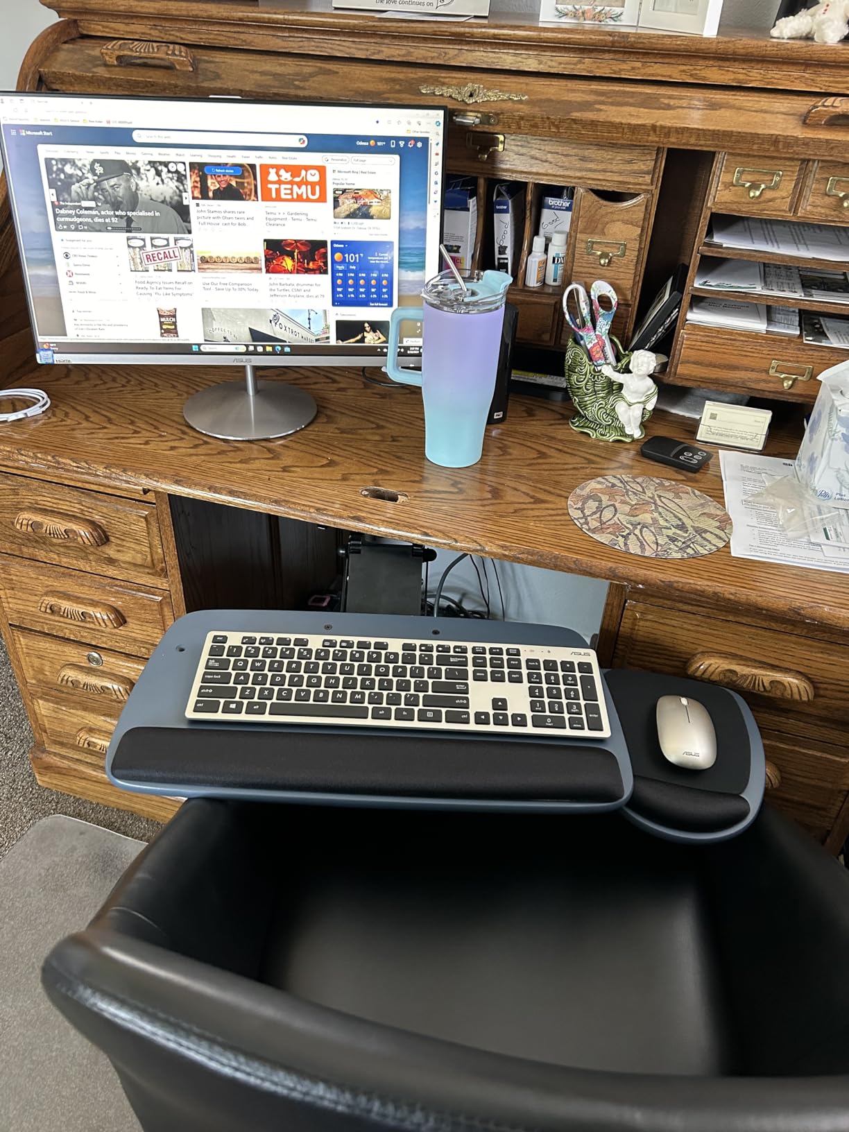 Mount-It! Under Desk Keyboard Tray, Adjustable Slide-Out Keyboard & Mouse Platform, 20.5