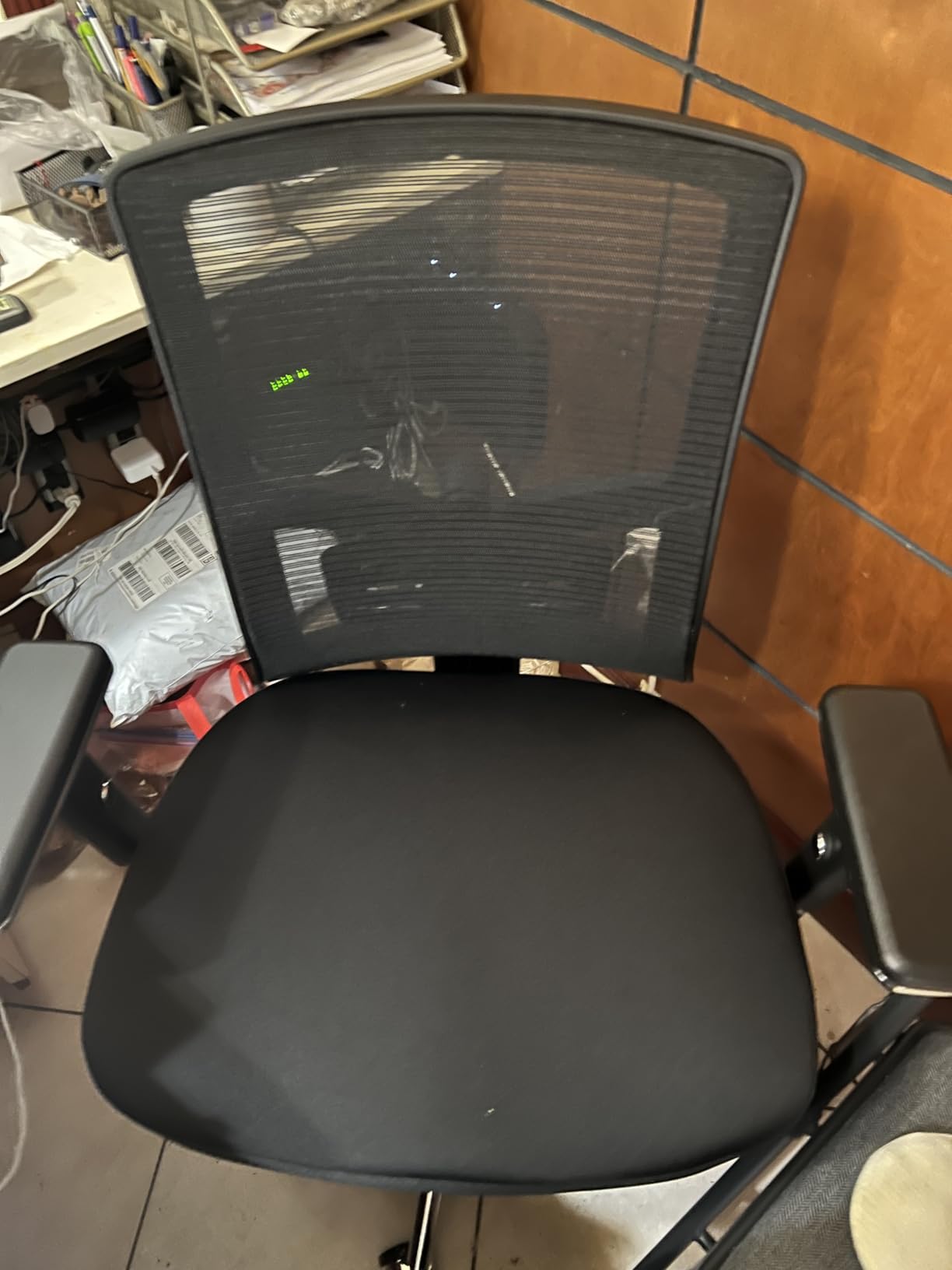Big and Tall Office Chair 700lbs with Ergonomic W Wide Thick Seat Cushion, Oversized Mesh Desk Chair with Adjustable Lumbar Support, Computer Chair with Upgraded 4D Armrests customer photo 1