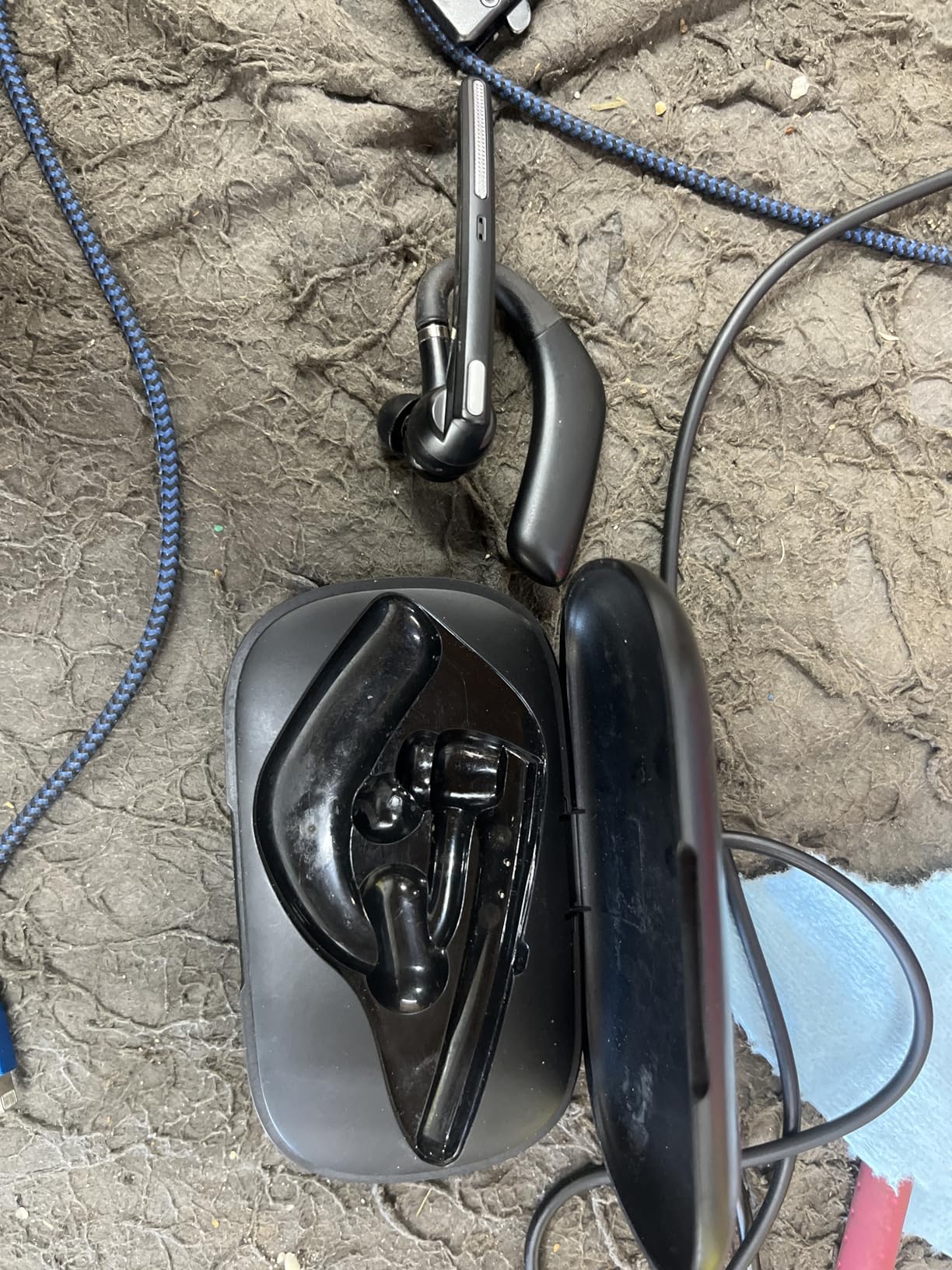 COTOE Bluetooth Headset V5.3, Wireless Earpiece with 500mAh Charging Case 72 Hrs Talking Time Hand-Free Headphones with Noise Canceling Mic for Office/Driving/Business/Trucker,Black customer photo 2