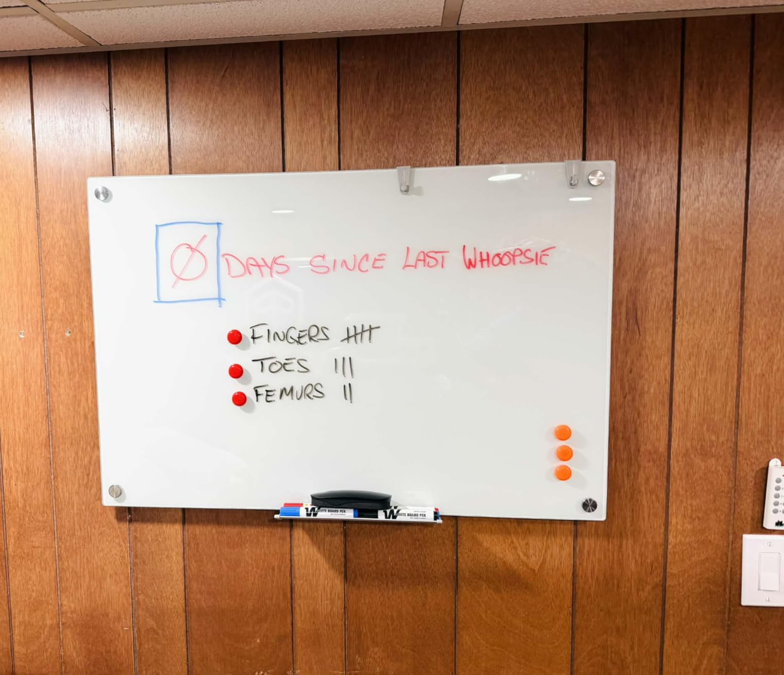 MaxGear Glass Whiteboard 60 x 40 Inch, Large Tempered Glass Dry Erase Board, Frameless Wall Mounted Magnetic Whiteboard for Office, Conference Room, Classroom, Team Collaboration customer photo 1