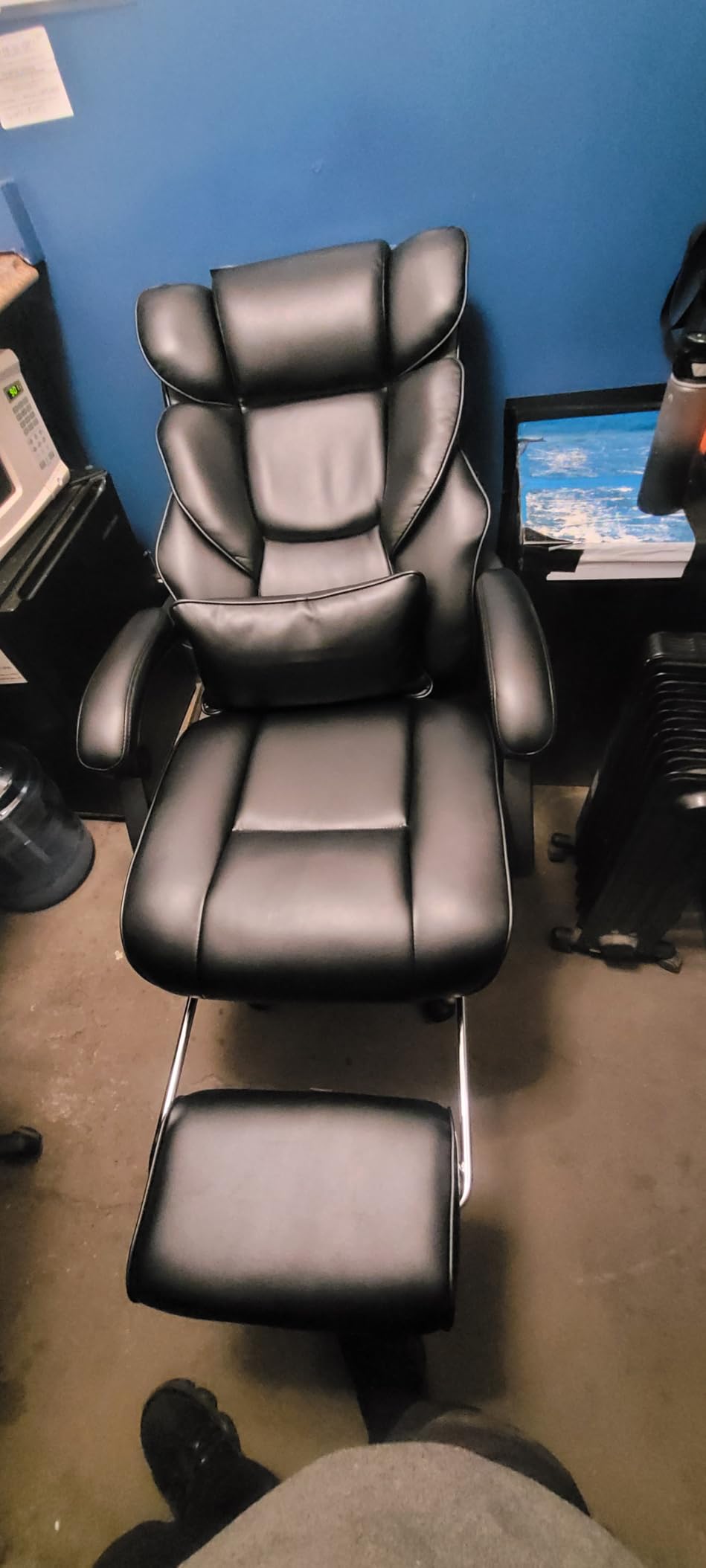 High Back Office Chair with Adjustable Headrest, Retractable Footrest & Lumbar Pillow, Ergonomic Bonded Leather Executive Desk Chair, Thick Padded Cushion, 90-135 Deg Reclining Chair for Home Office Black customer photo 1