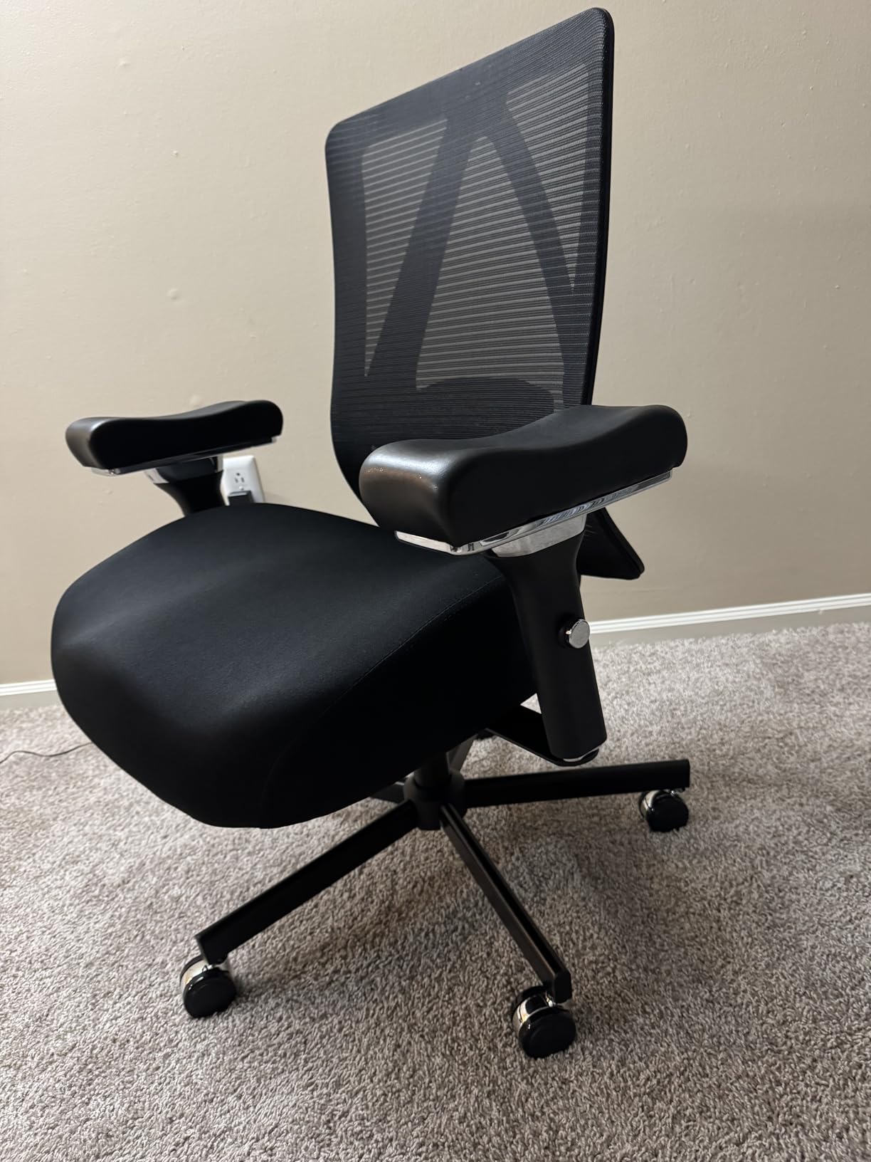 Big and Tall Office Chair 700lbs, Ergonomic Desk Chair with W Wide Thick Cushion, Executive Mesh Office Chair with Adjustable Lumbar Support & 4D Armrest, Computer Task Chairs for Heavy People, Black customer photo 1