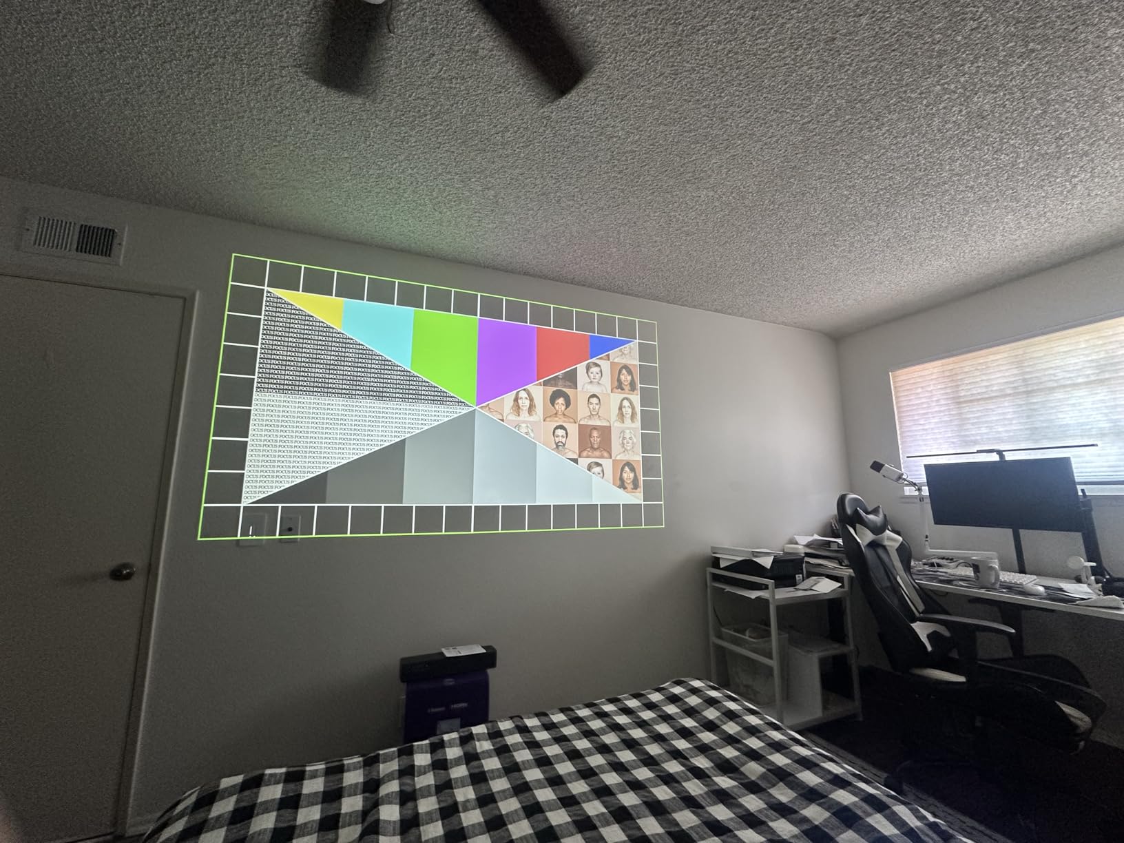 Alvar Smart Projector 2026 Upgraded, 2500 ANSI, 4K Supported, Built in Netflix App, Dolby Audio & 50W Speakers, Auto Focus, WiFi 6, Bluetooth 5.3, Home Theater & Outdoor Movie Projector, Black customer photo 2