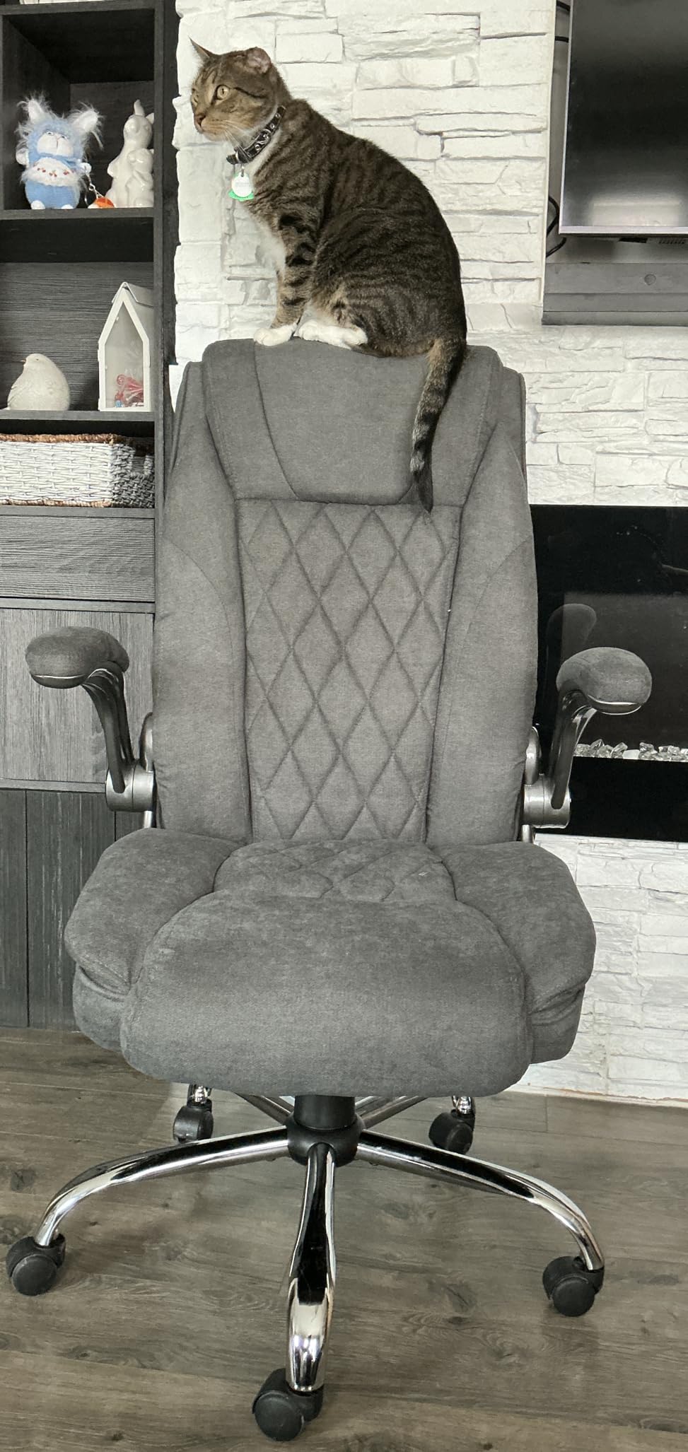 Big and Tall Office Chair 500lbs Heavy Duty Executive Fabric Office Chair with Adjustable Height, Flip-Up Armrests, Wide and Thick Seat Cushion, Comfy Chair for Heavy People, Ideal for Office Work customer photo 2