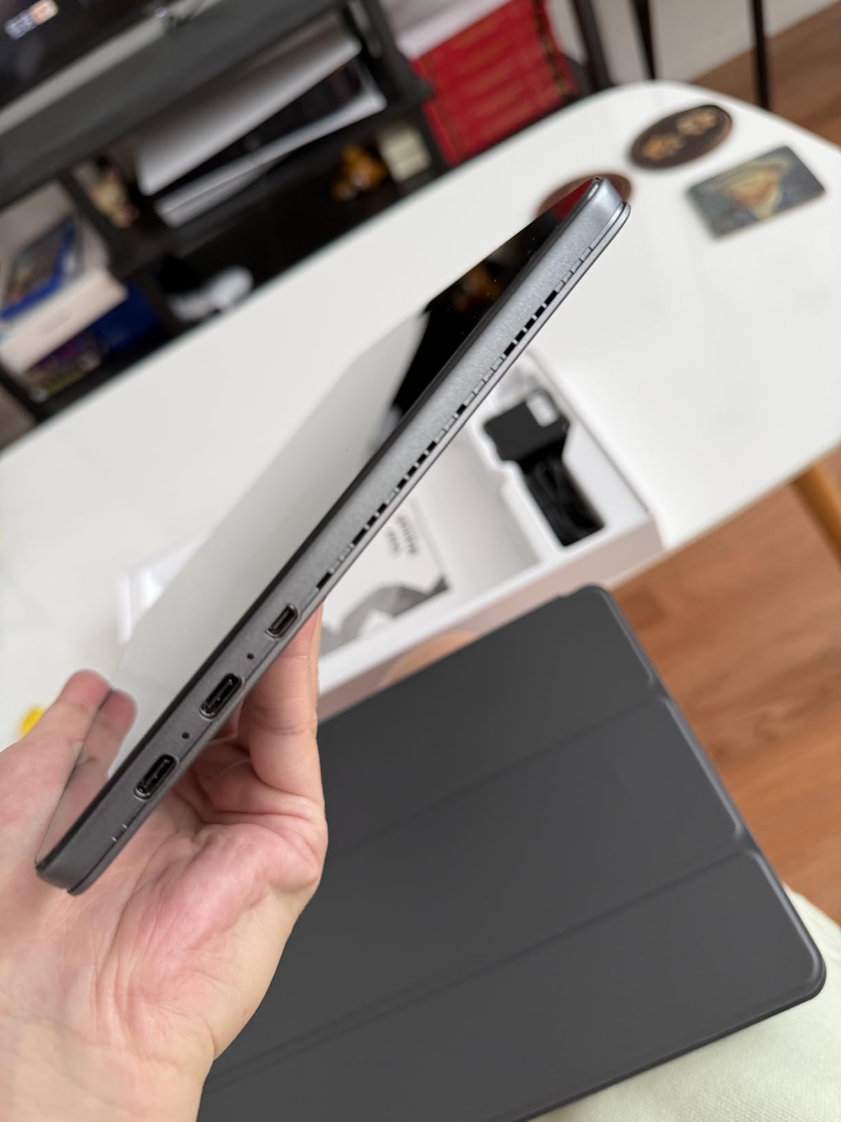 2-in-1 Laptop Tablet with Windows 11, 1 Year Office 365 Included & Magnetic Keyboard, 12