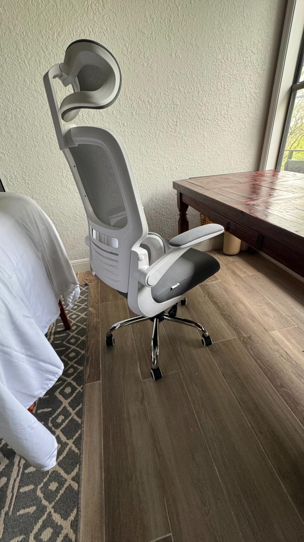 VASAGLE Ergonomic Mesh Office Chair with Adjustable Lumbar Support and Headrest, 90-105 degree Tilt Function, Wide Seat, Flip-Up Armrests customer photo 1
