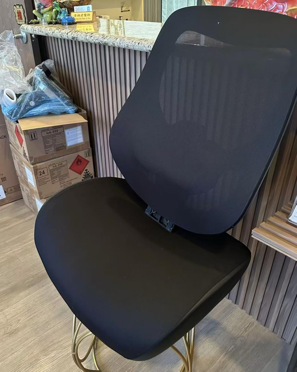 BOSMILLER Big and Tall Office Chair with Wide Thick Seat Cushion for Heavy People,700lbs Ergonomic Mesh Desk Chair with Adjustable Lumbar Support and Armrests for Adults Sitting All Day customer photo 1