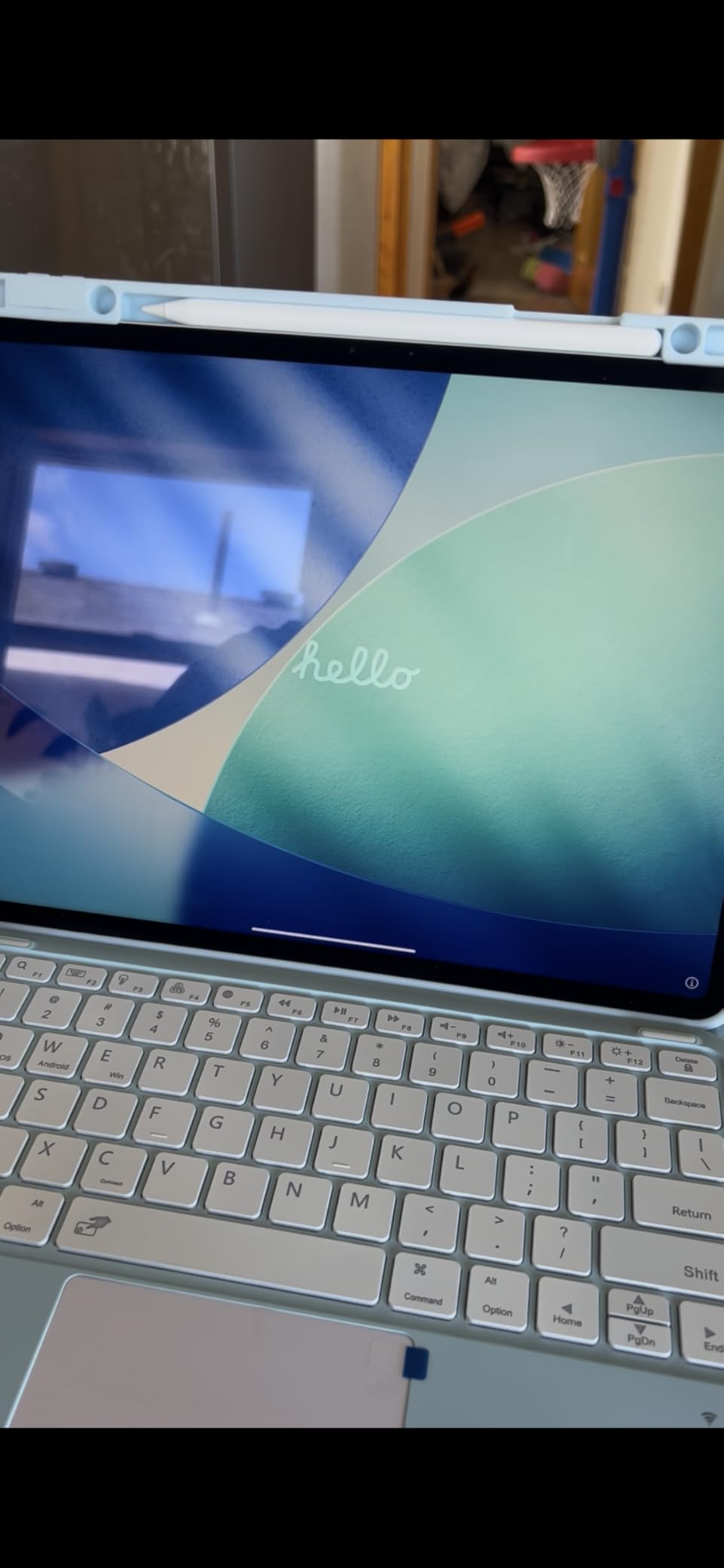 iPad Air 13-inch (M4): Liquid Retina Display, 256GB, 12MP Front/Back Camera, Wi-Fi 7 with Apple N1, Touch ID, All-Day Battery Life - Space Gray customer photo 2