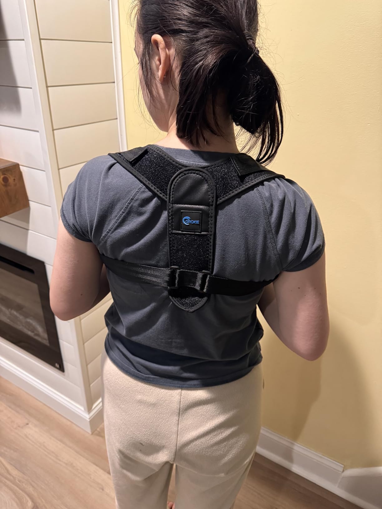 GROKIE Posture Corrector for Women and Men - Adjustable Back Brace for Posture Support, Upper Back, Clavicle and Shoulder Support, Comfortable and Breathable Back Straightener for Pain Relief customer photo 2