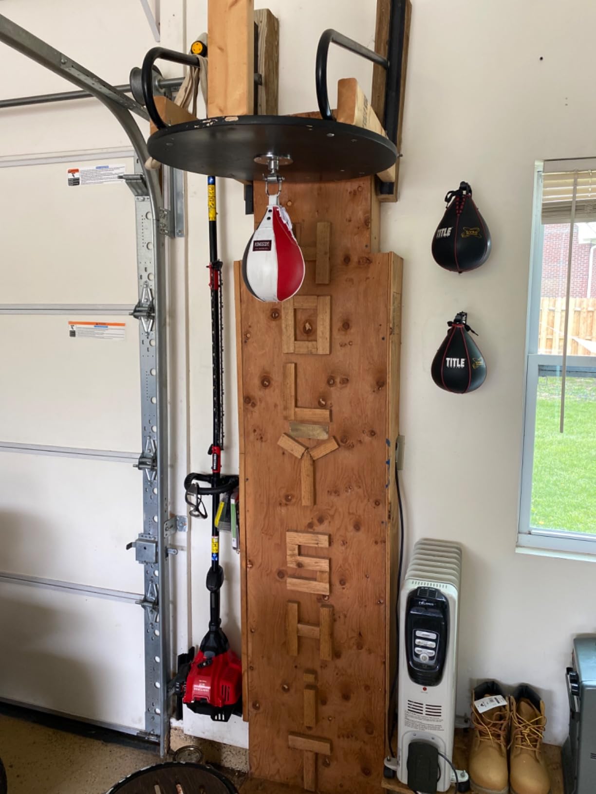 Ringside Boxing Speed Bag - Durable Leather Construction with Reinforced Triple-Stitched Seams and Heavy-Duty Attachment Loop,for Speed and Reflex Training customer photo 1
